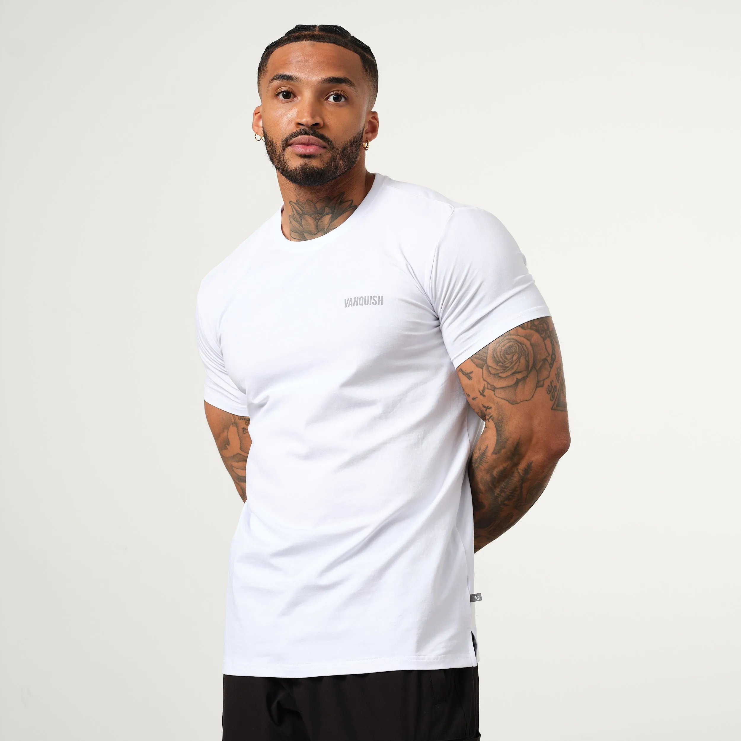 Vanquish Essential White Slim Fit Short Sleeve T Shirt Snug fit