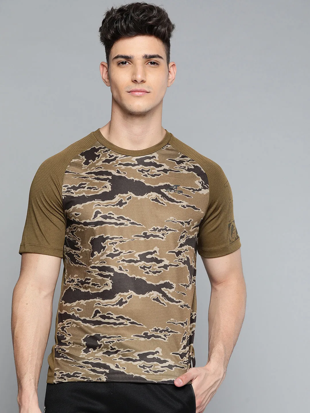 Alcis Men Olive Camouflage Print T-shirt Sea Fit Modern Ease
