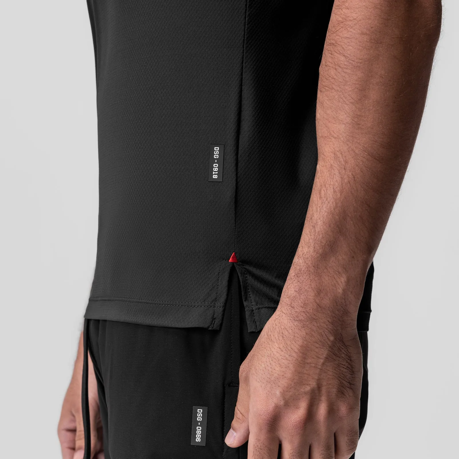 0918. AeroSilver? Fitted Tee - Black Tight fit sexiness