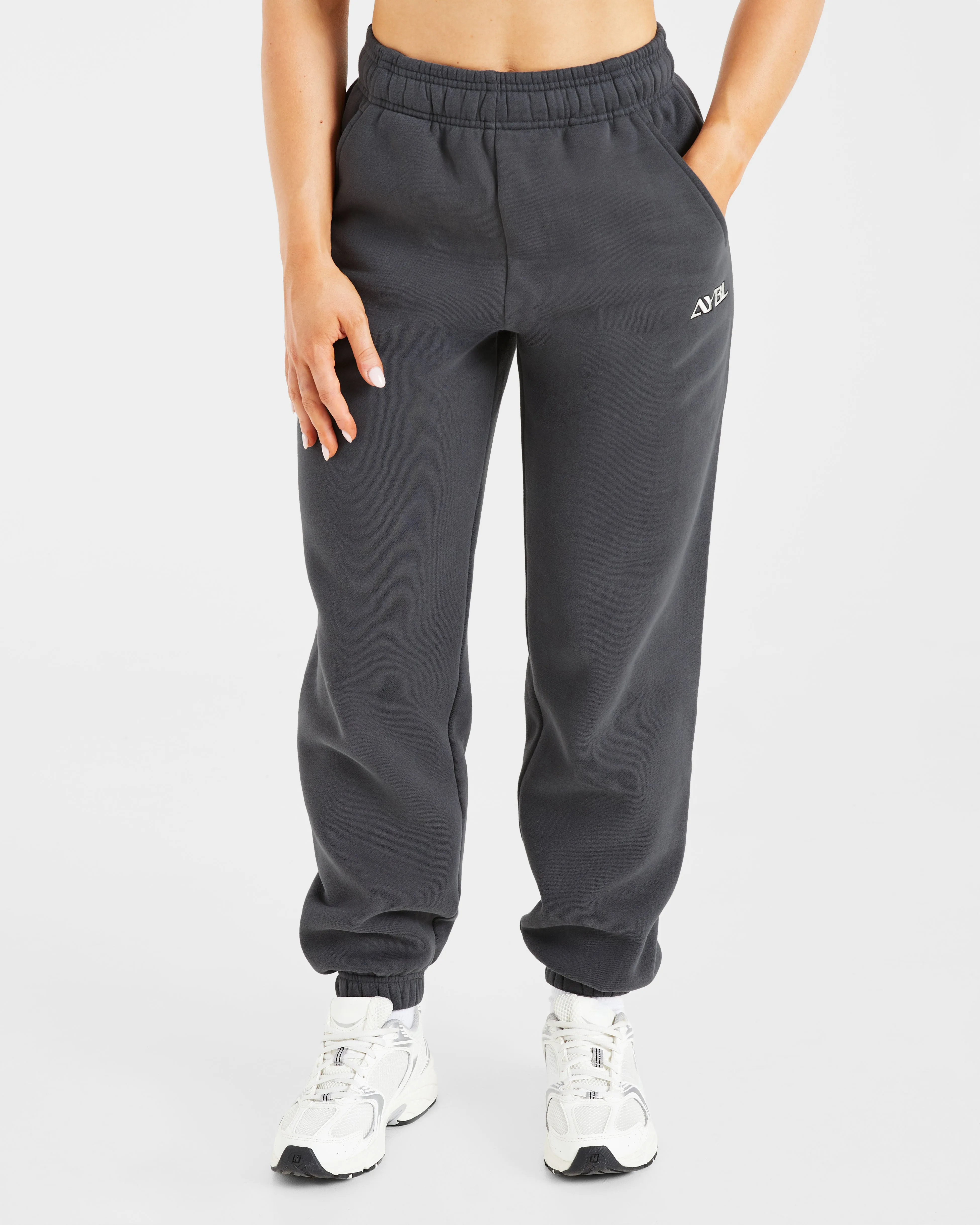 Comfortable Wear Retro Embroidered Oversized Joggers - Charcoal Lightweight Feel Black
