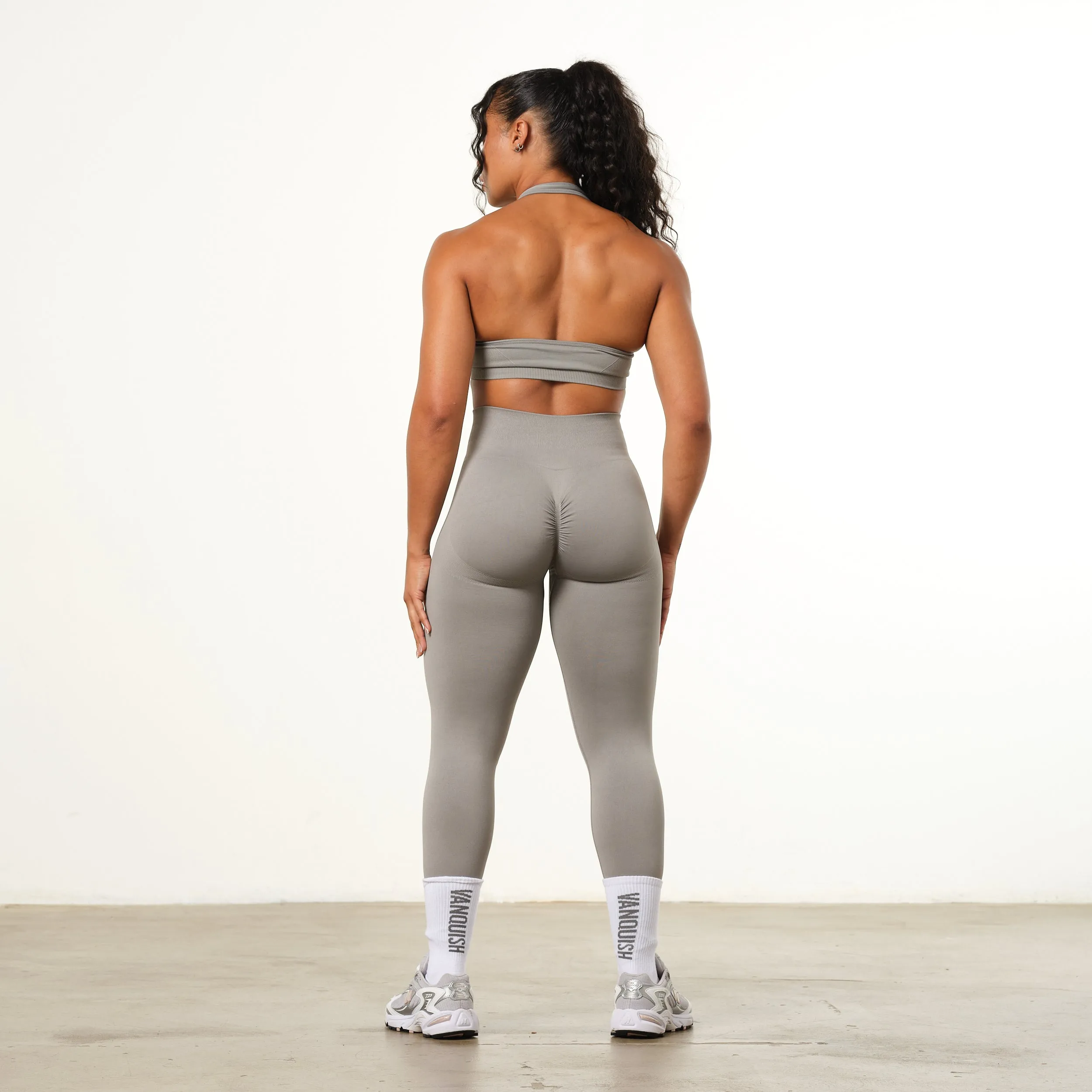 Blended materials Versatile Closure Vanquish Elevate Seamless Smoke Grey Halter Neck Bra