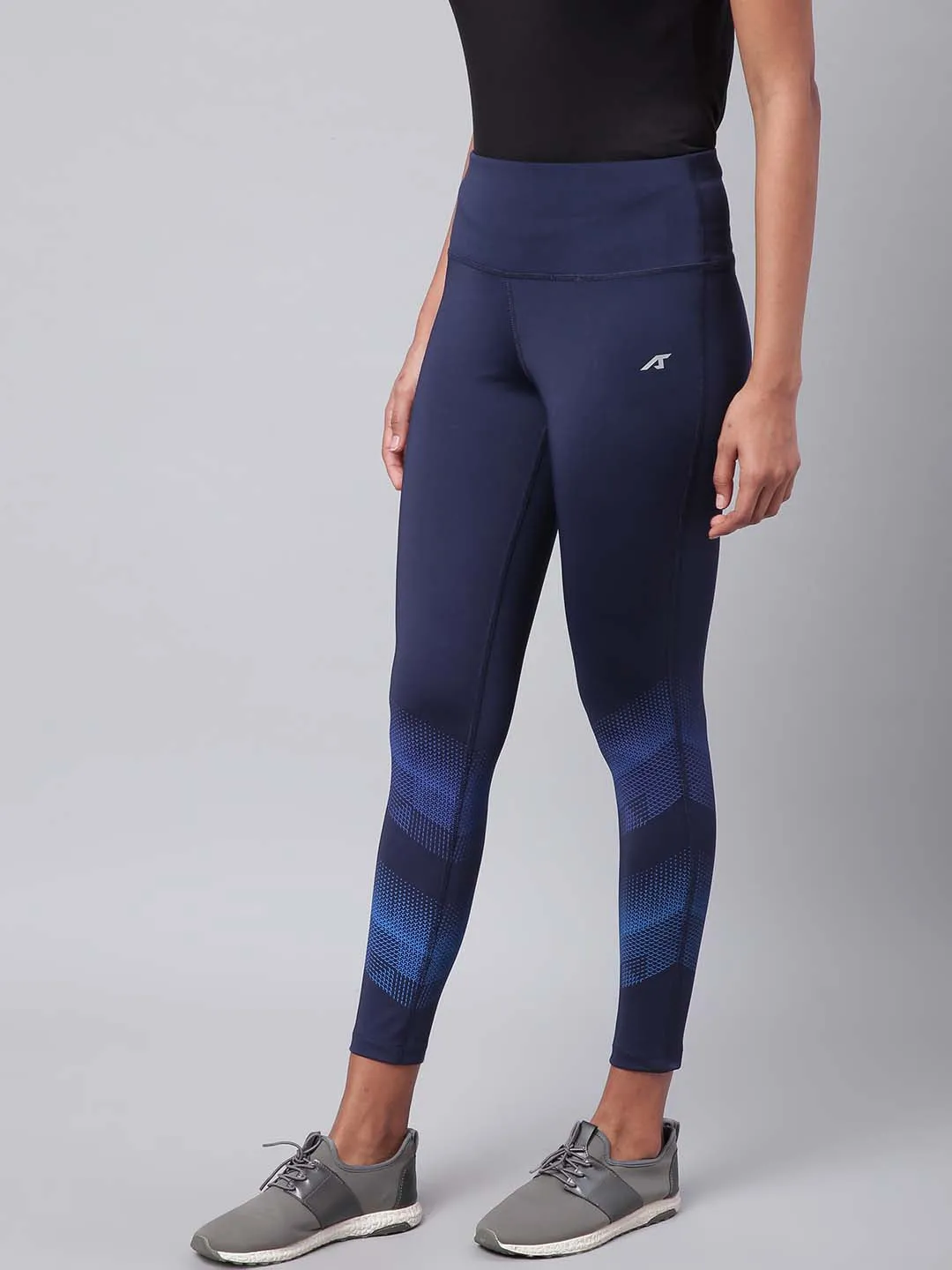 No Compression Alcis Women Navy Blue Solid Secure Fit Cropped Training Tights