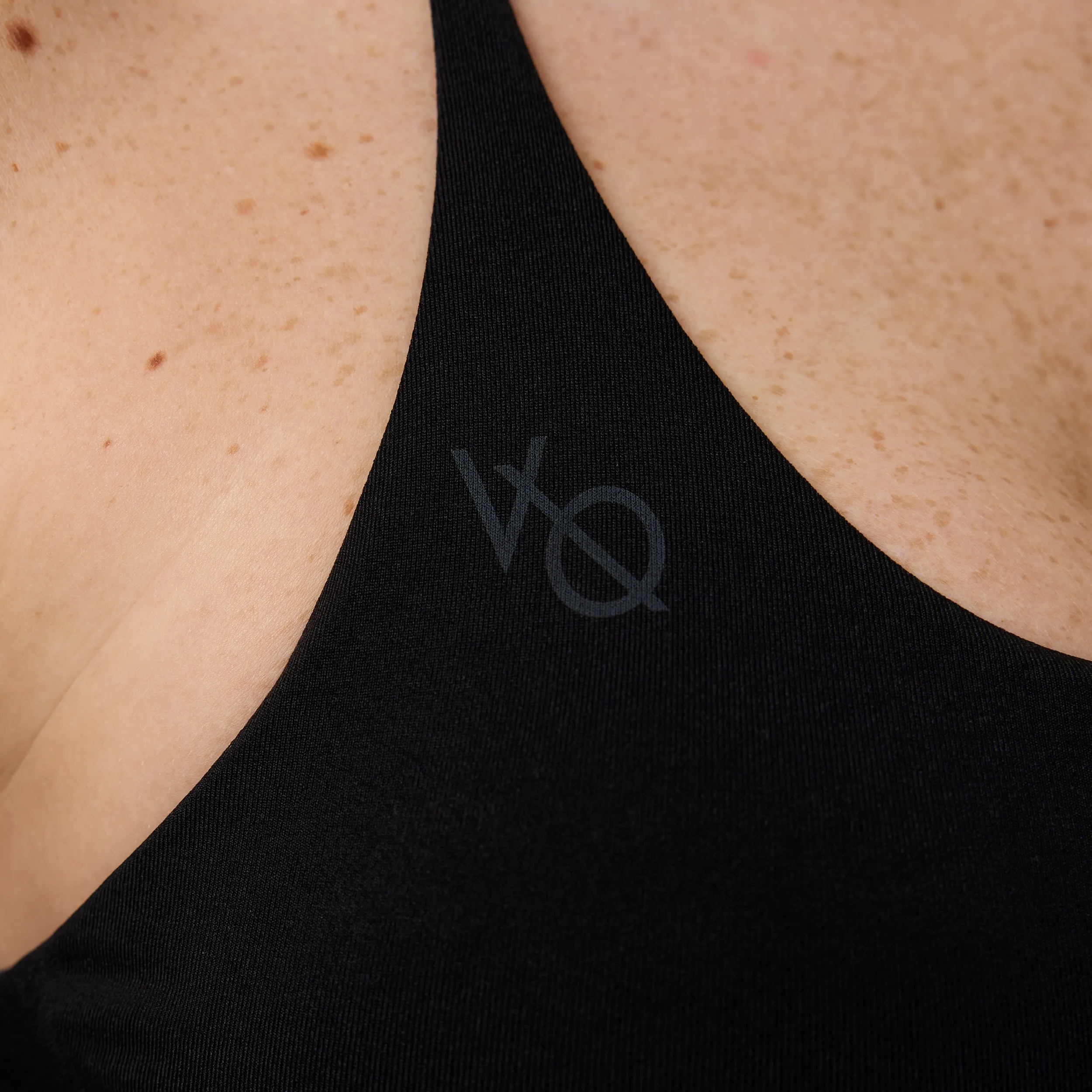Anti-pilling seams Stretchy Closure Vanquish Elevate V2 Black Seamless Cross Back Minimal Bra