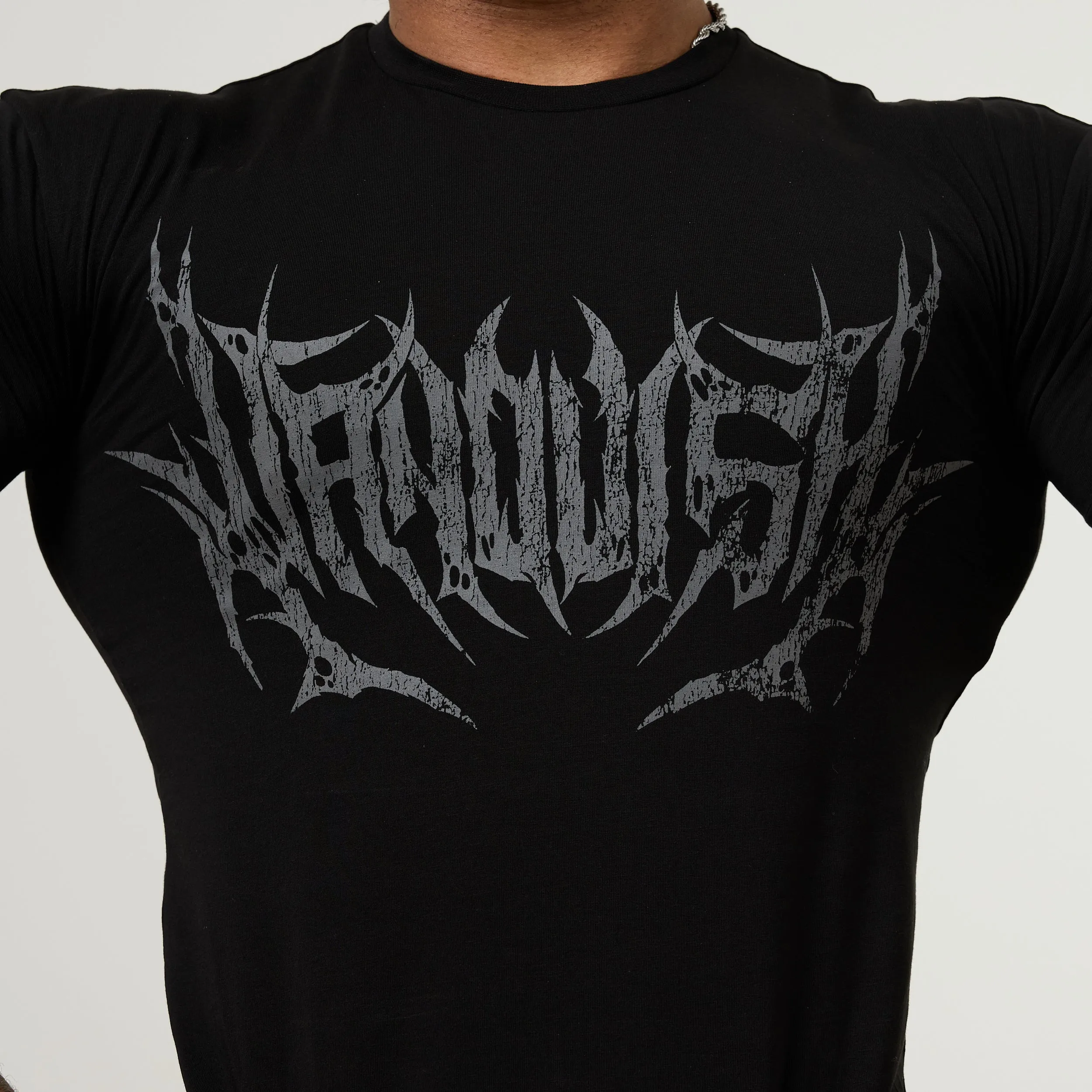 Vanquish Metal Black Slim Fit T Shirt Sustainable Relaxed fit style