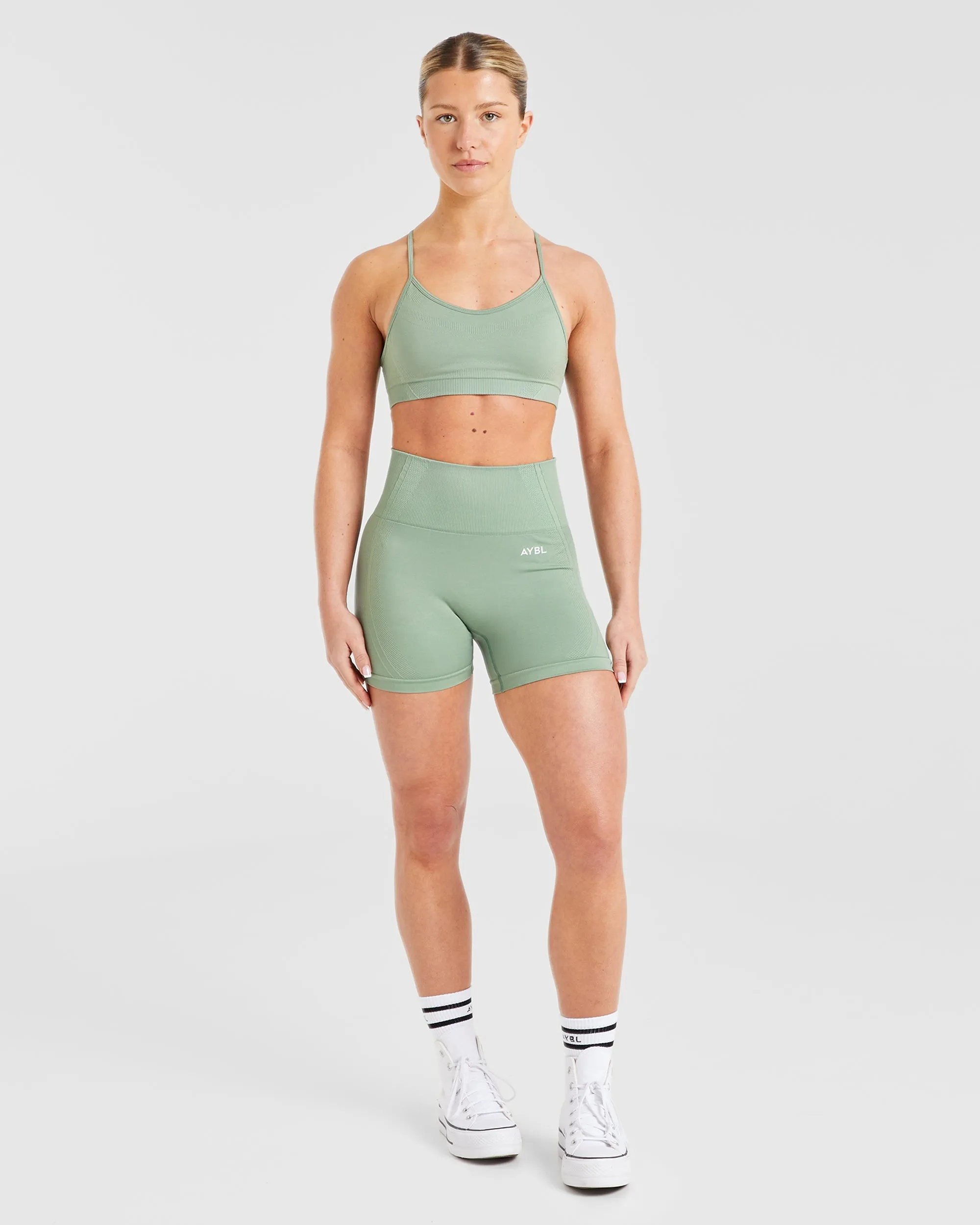 Raw edges seams Piped edges Balance V3 Seamless Strappy Sports Bra - Grove Green