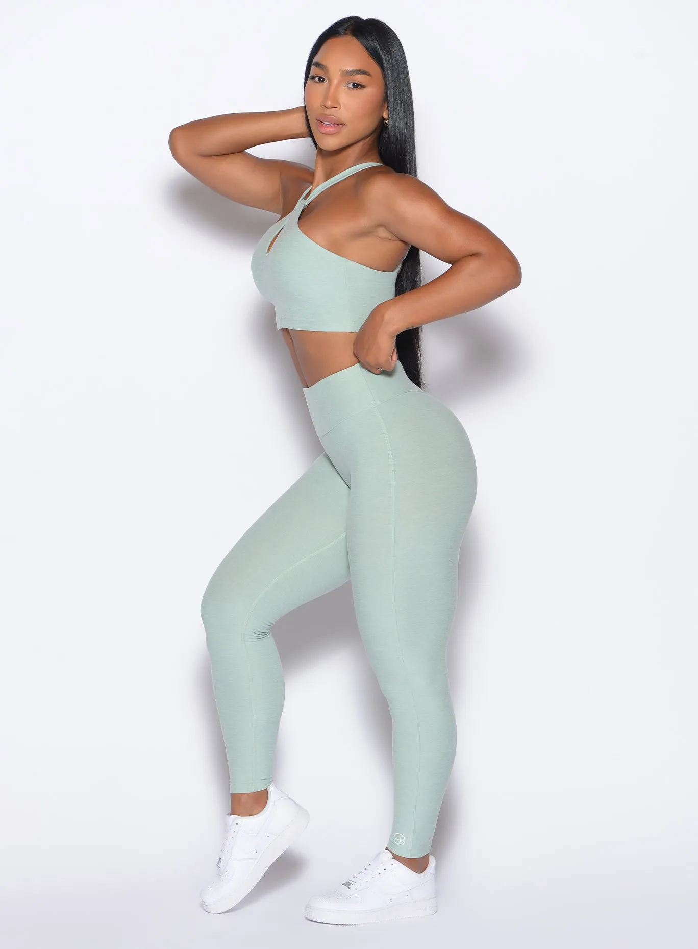 Sleek Comfort Minimalist Style Holiday Outfit Bombshell Bunny Leggings