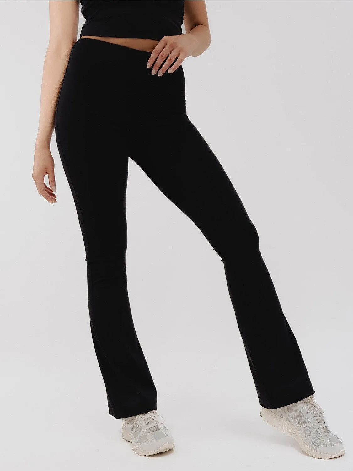 Everyday Look Flared Taylor Tight In Black