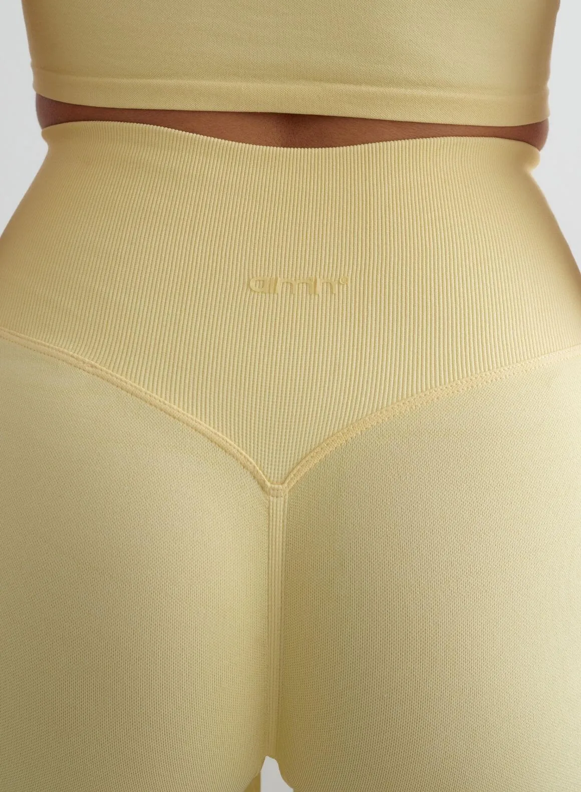 Mellow Shape Seamless Hotpants Outdoor Vibe