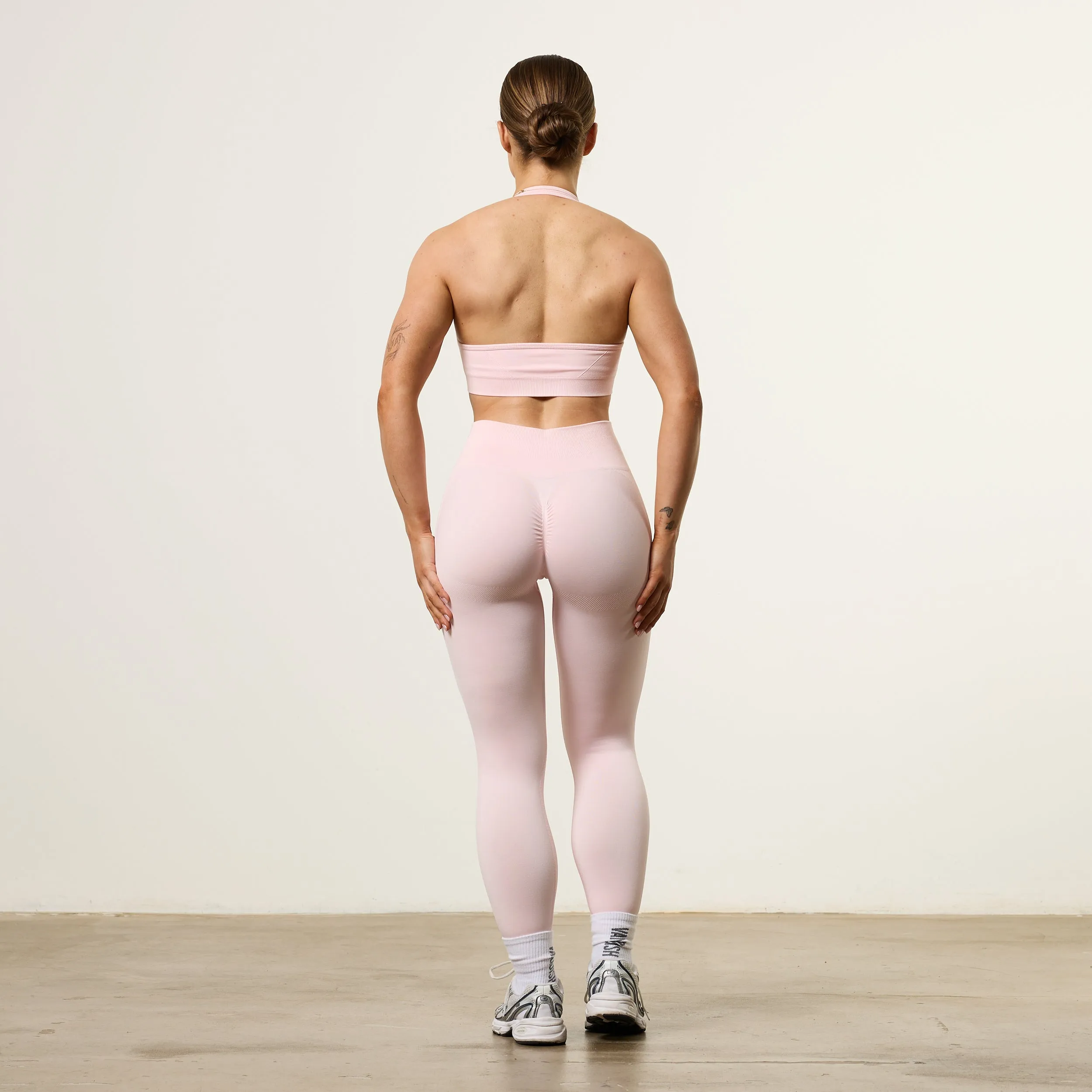 Training Gear Elastic seams Vanquish Elevate Seamless Ballet Pink Halter Neck Bra
