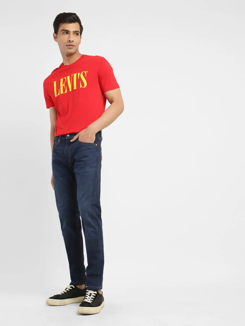 Balanced Fit Men's 512 Blue Slim Tapered Fit Mid Rise Jeans