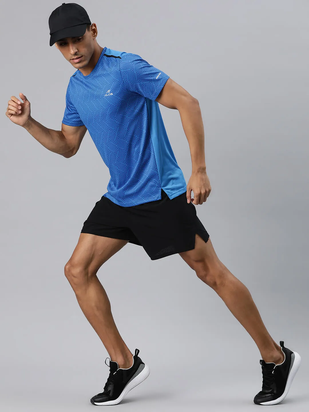 Alcis Men Blue Printed Anti Static Slim Fit T-shirt EcoFriendlyDye SnagResistant Weave