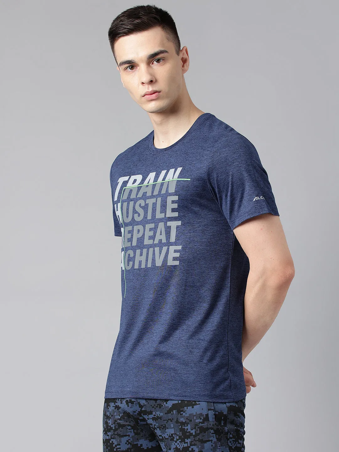 Alcis Men's Blue & Black Anti-Static Drytech  Slim-Fit Training Tee Seamless Sleeve Construction Peace Flow