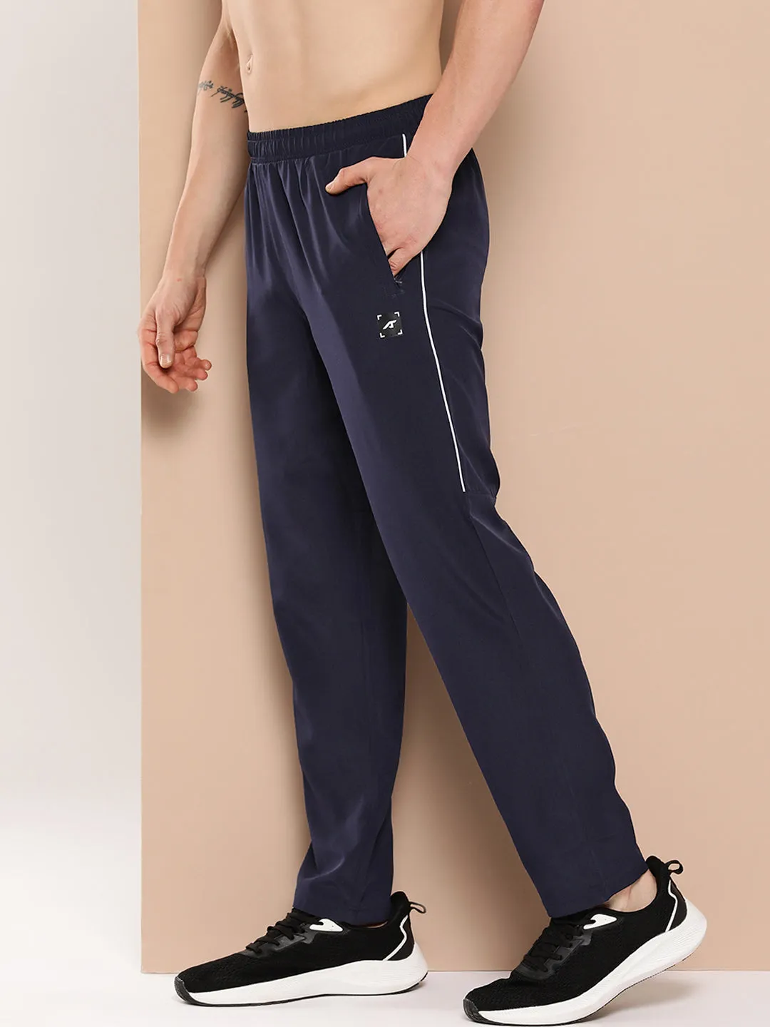 Imitable Relaxed Trackpants Blackout fabric NonIrritatingSeams