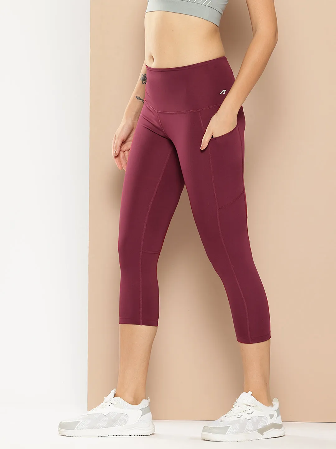 Alcis Women Red Plum Anti-Static Slim-Fit 3/4th Running Tights Casual Wearer Seamless Design