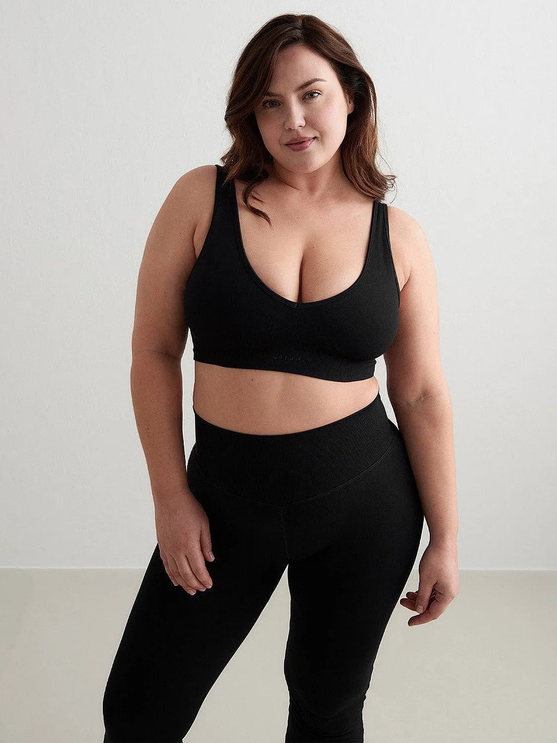 Travel Fashion Black Shape Seamless Deep Cut Bra
