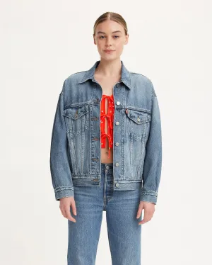 Levi's? Womens 90's Trucker Jacket - Turning Heads Travel Outfit