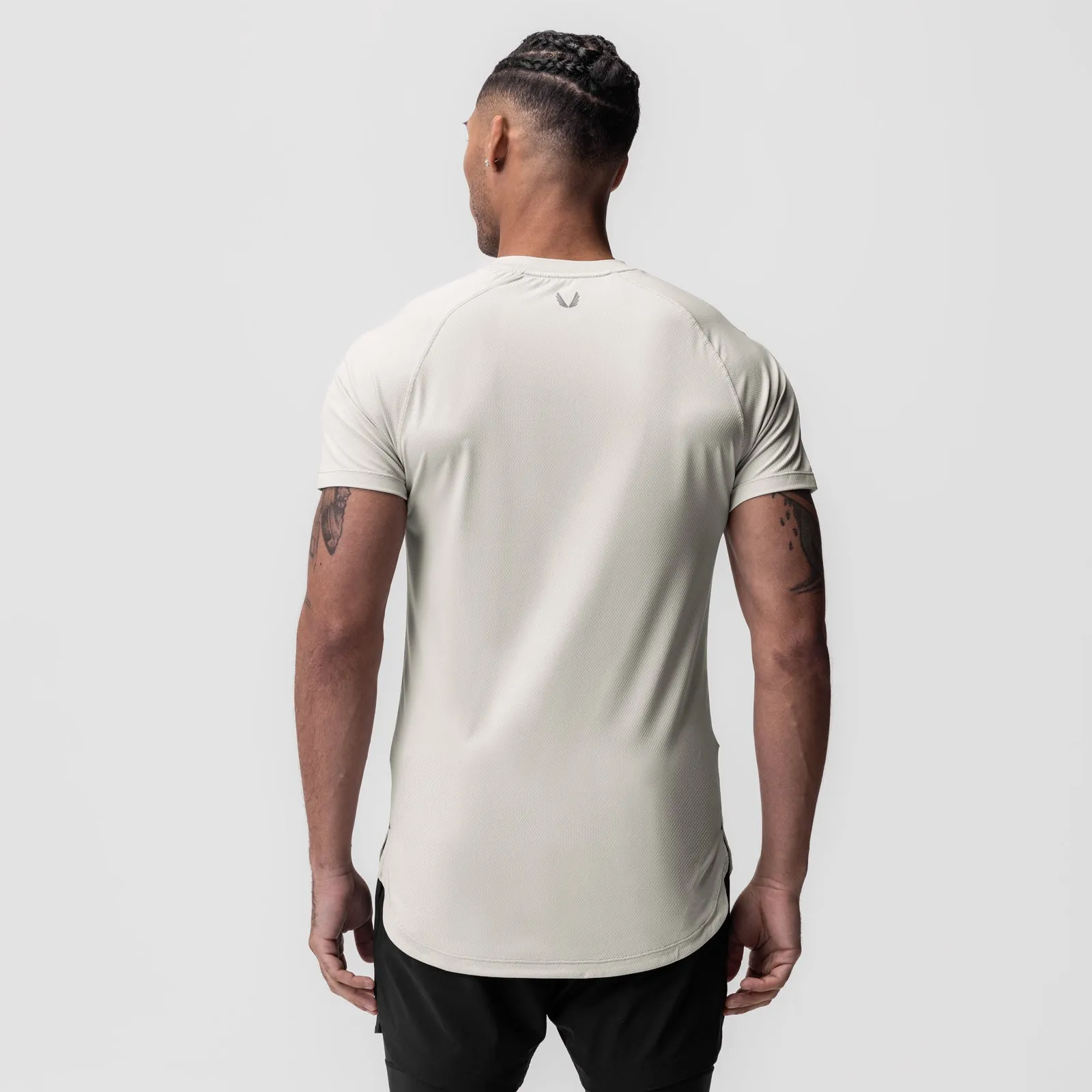 0660. AeroSilver? Established Tee - Ivory Cream Fashion-Forward Fit