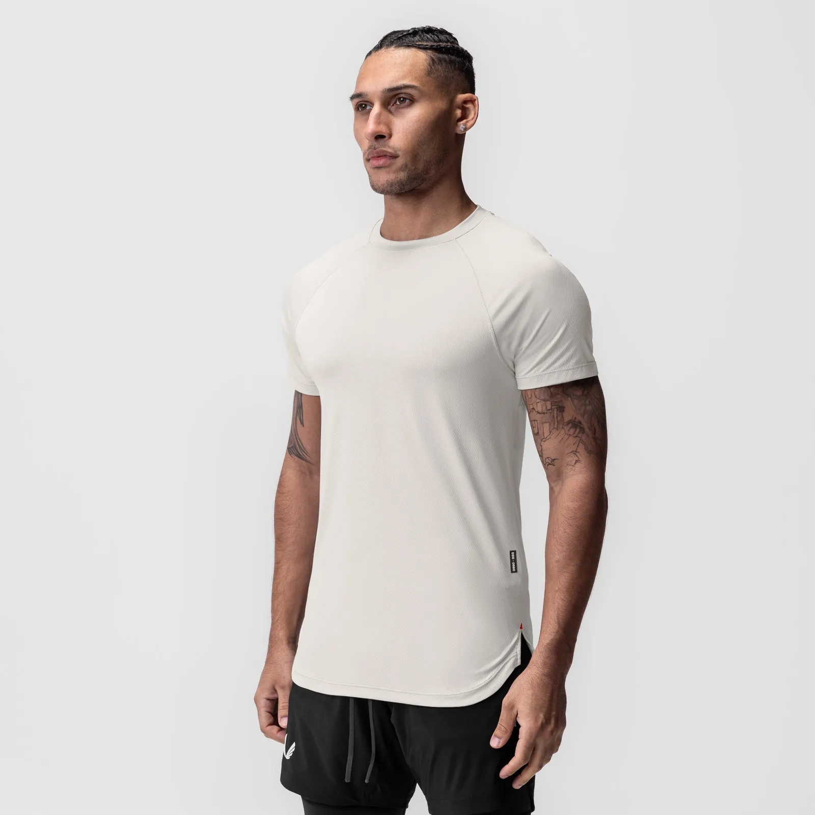 Anti Pilling Treatment Light Comfort 0660. AeroSilver? Established Tee - Ivory Cream