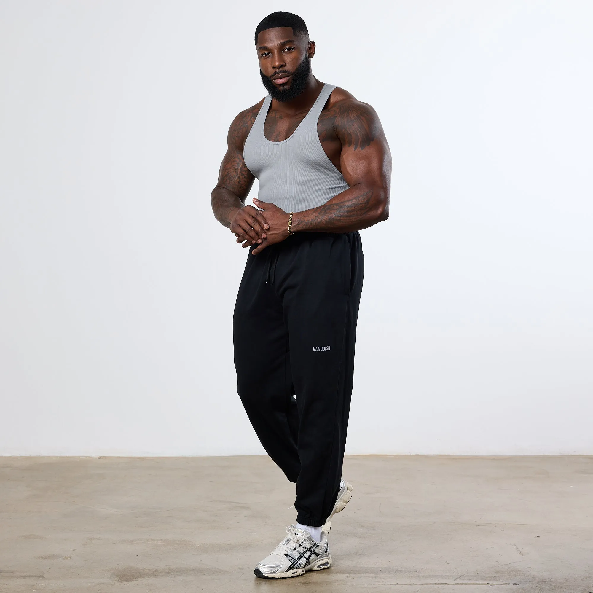 Vanquish Essential Steel Grey Ribbed Tank Rural use