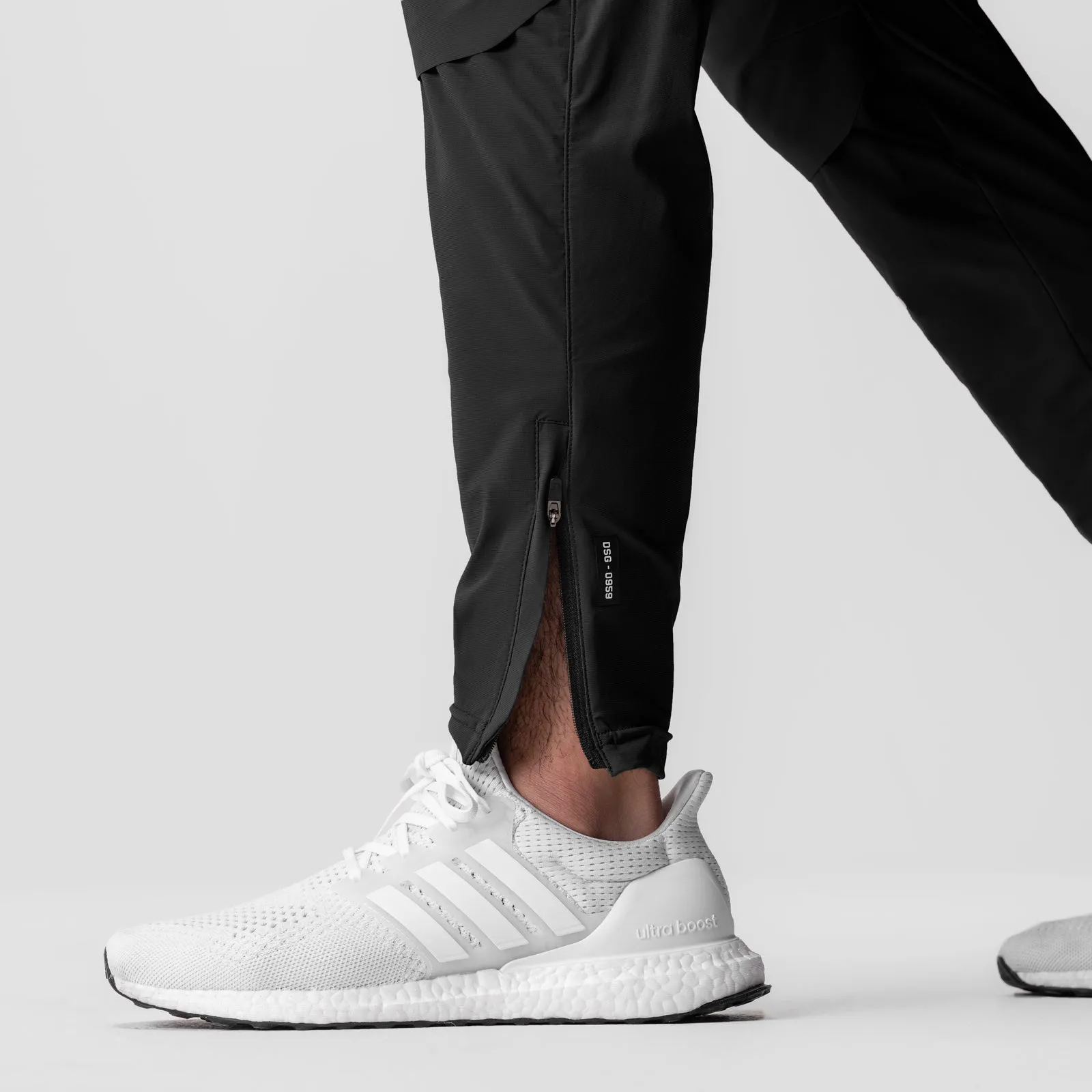0959. Tetra-Lite? Moto Jogger - Black Moisture Management