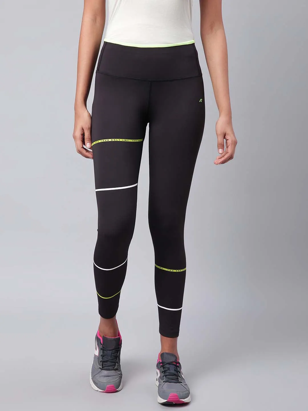 Alcis Women Black Drytech  Solid Cropped Training Tights Fitness Training Beginner Level