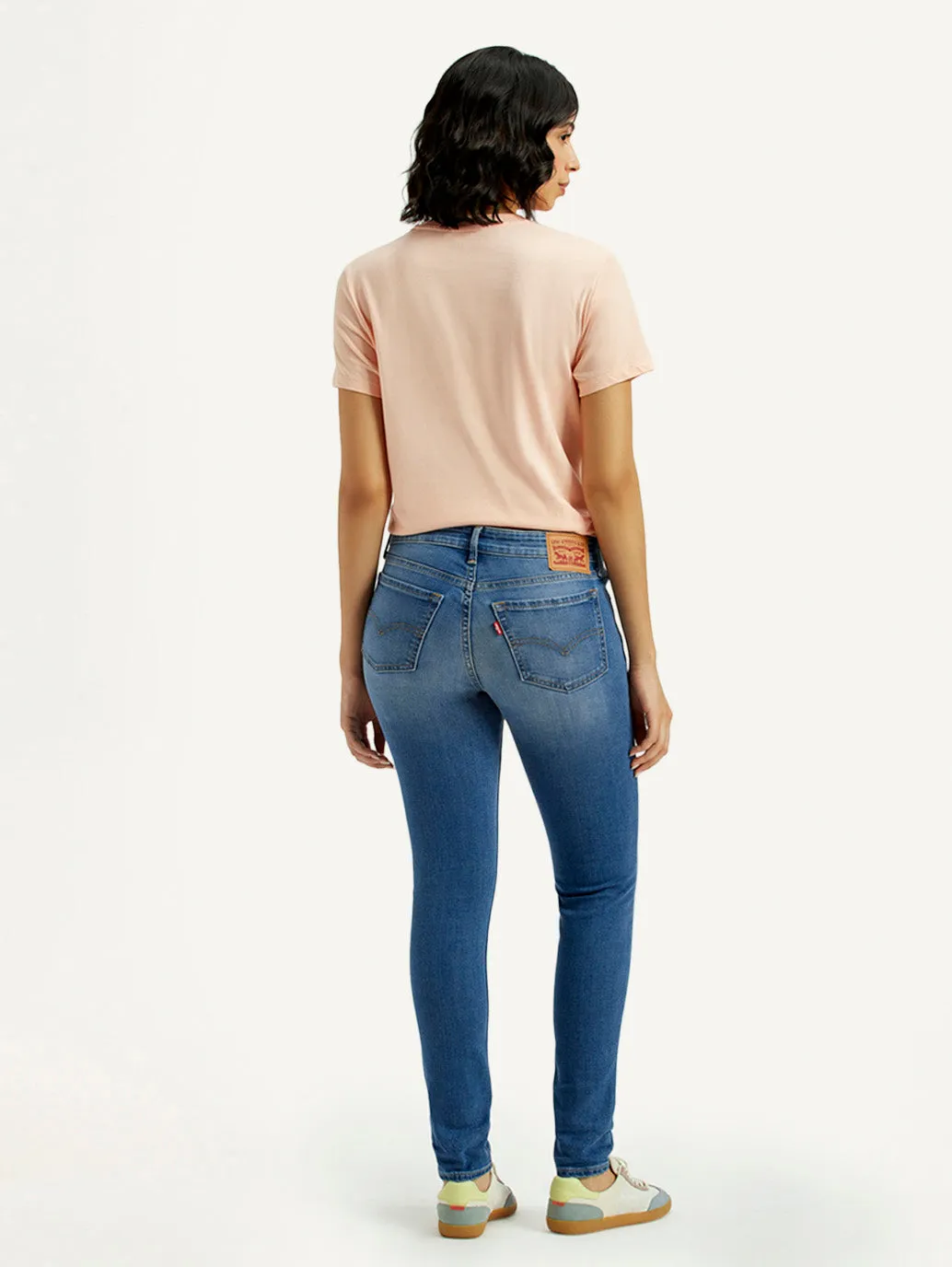 Women's 711 Med Indigo Skinny Fit Mid Rise Jeans Universal Fit Design Modern Earthy