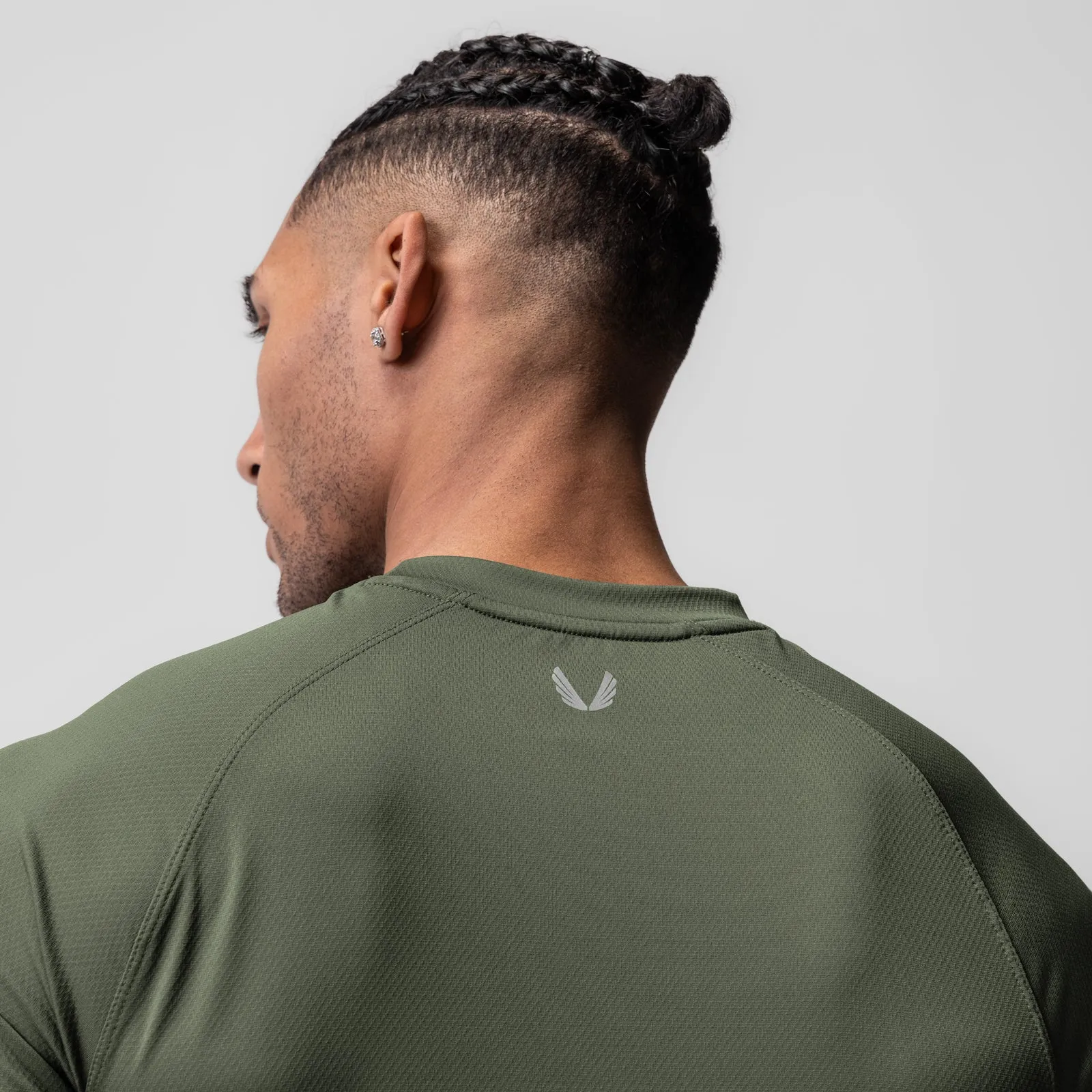 Distressed Hem Finish Effortless Fashion 0918. AeroSilver? Fitted Tee - Olive