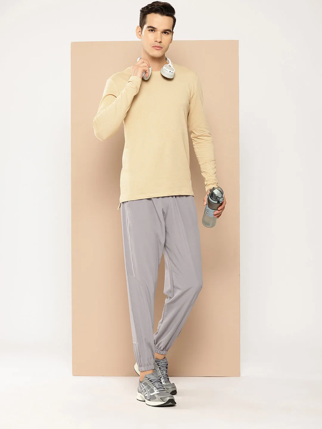 Inner Peace Men Yoga Tee AntiPillingCloth Layered Hem Details