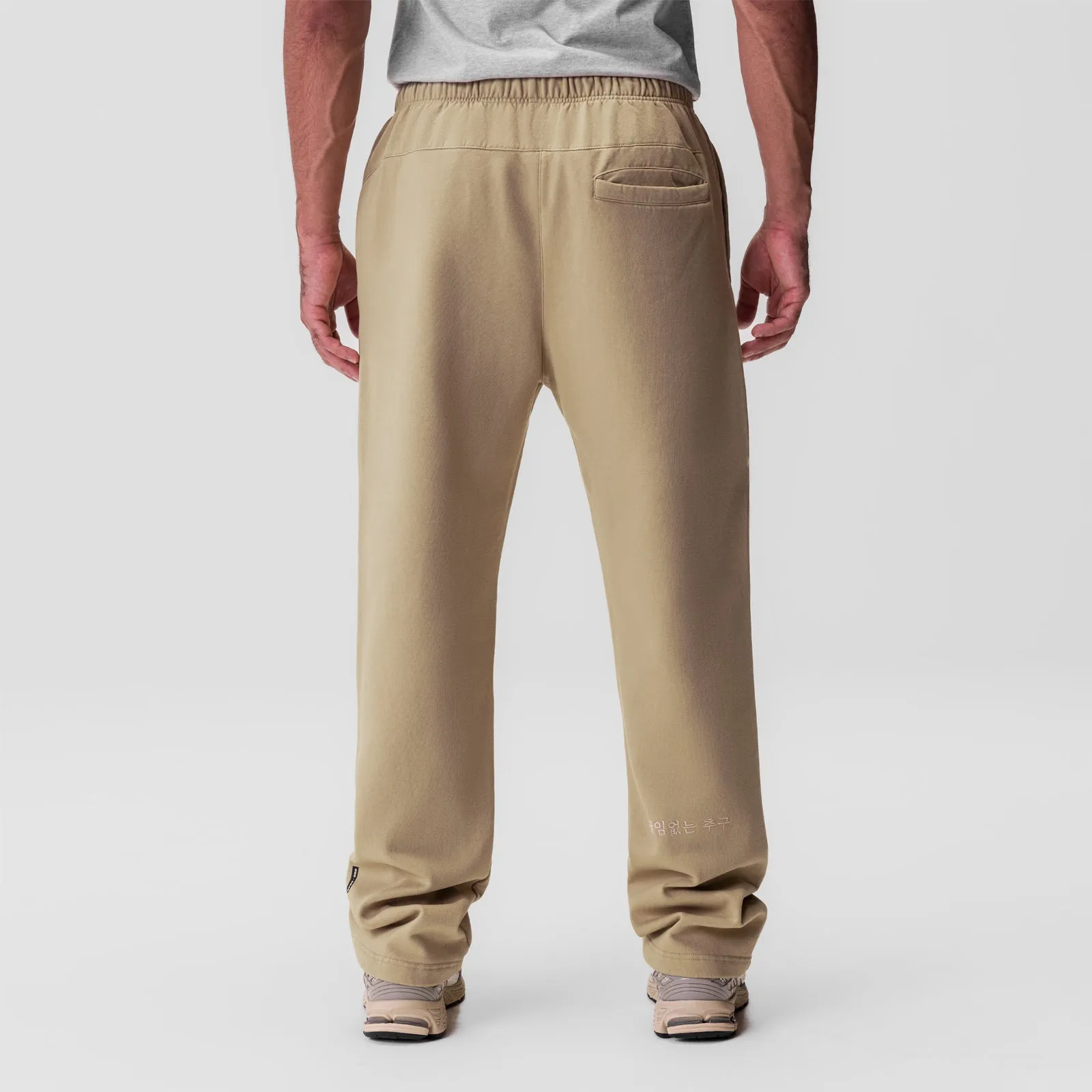 0840. Tech Essential? Straight Leg Sweats - Khaki FlexibleKneePanels Classic Look