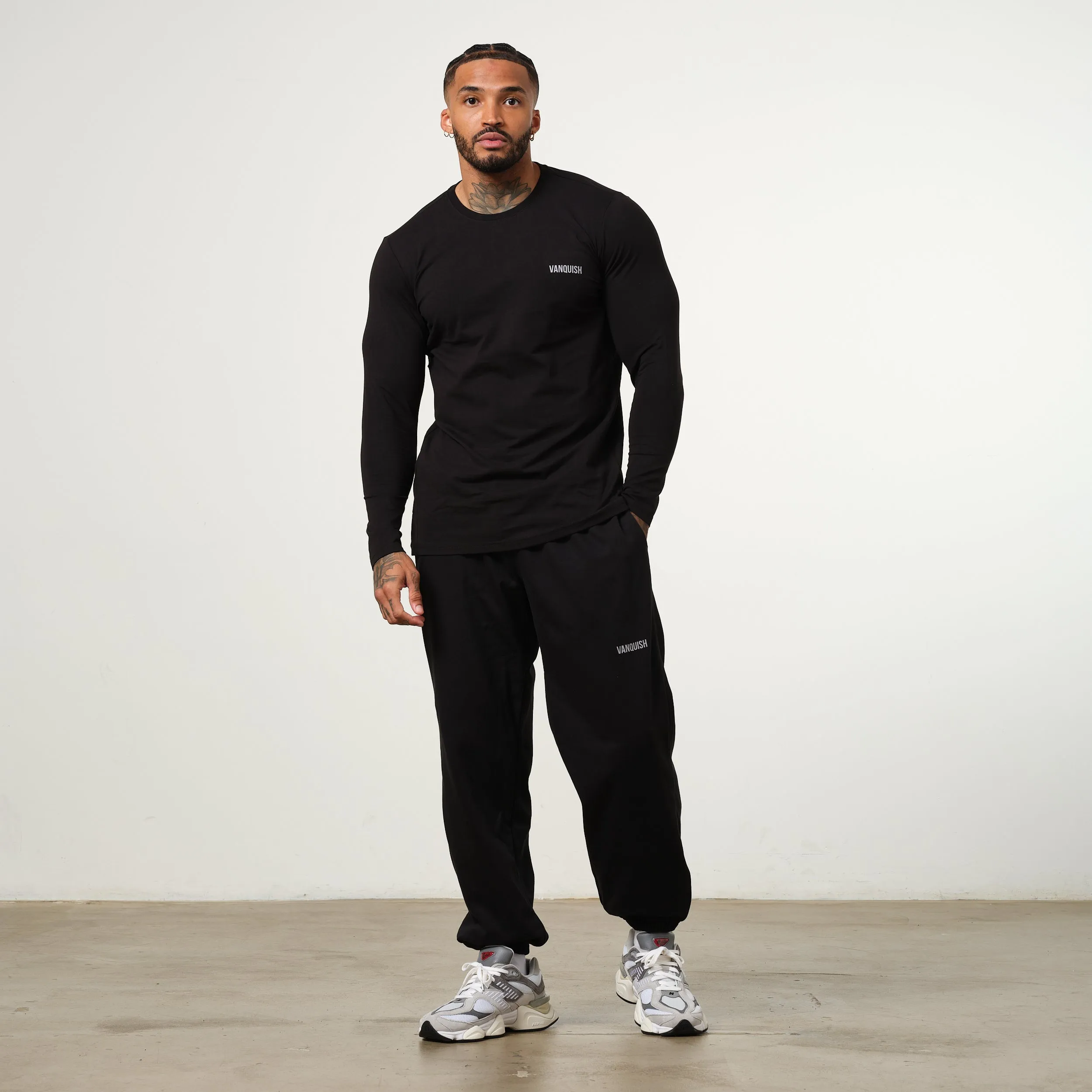 Vanquish Essential Black Slim Fit Long Sleeve T Shirt Trendy Fashion Relax Style Trend