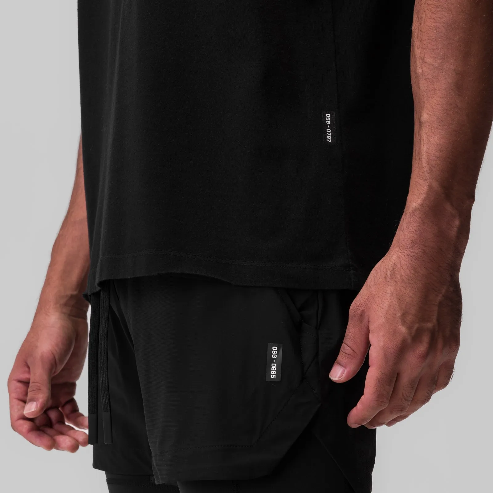 0797. Tech Essential? Relaxed Tee - Black Cool Fit Elderly Comfort
