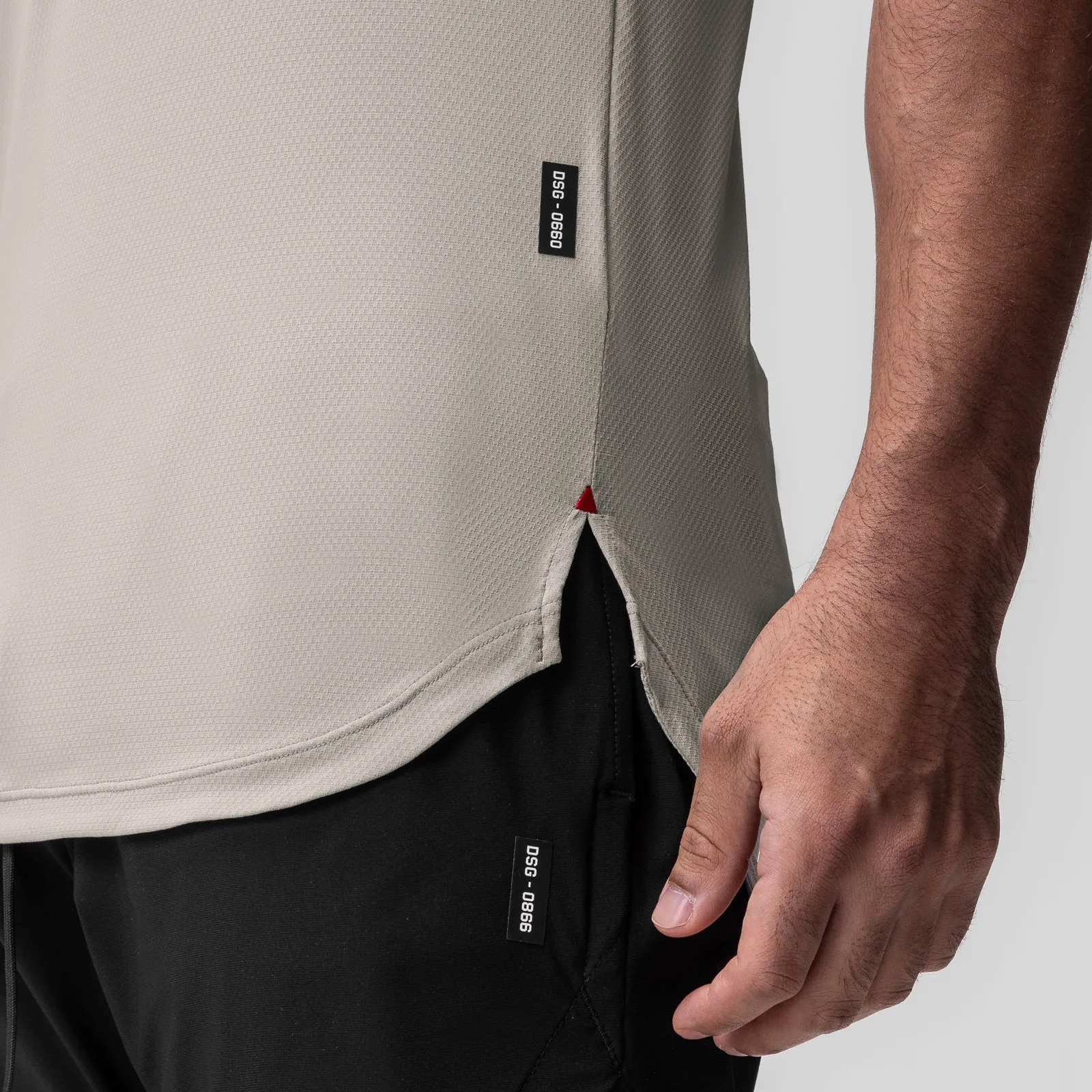 Loose Fit 0660. AeroSilver? Established Tee - Chai