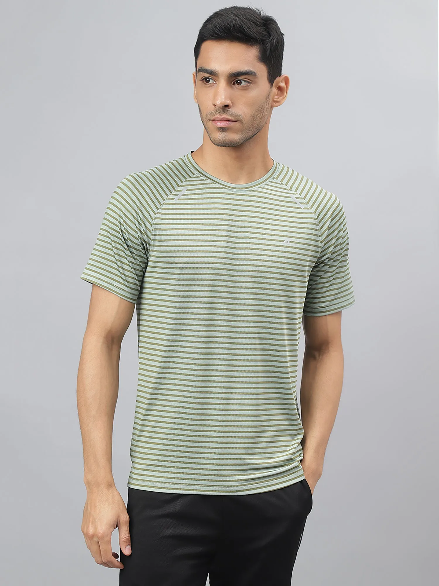 Tulle Soul LowBulkFabric Alcis Men Light Green Drytech  Anti-Static Slim-Fit Round Neck Running T-Shirt