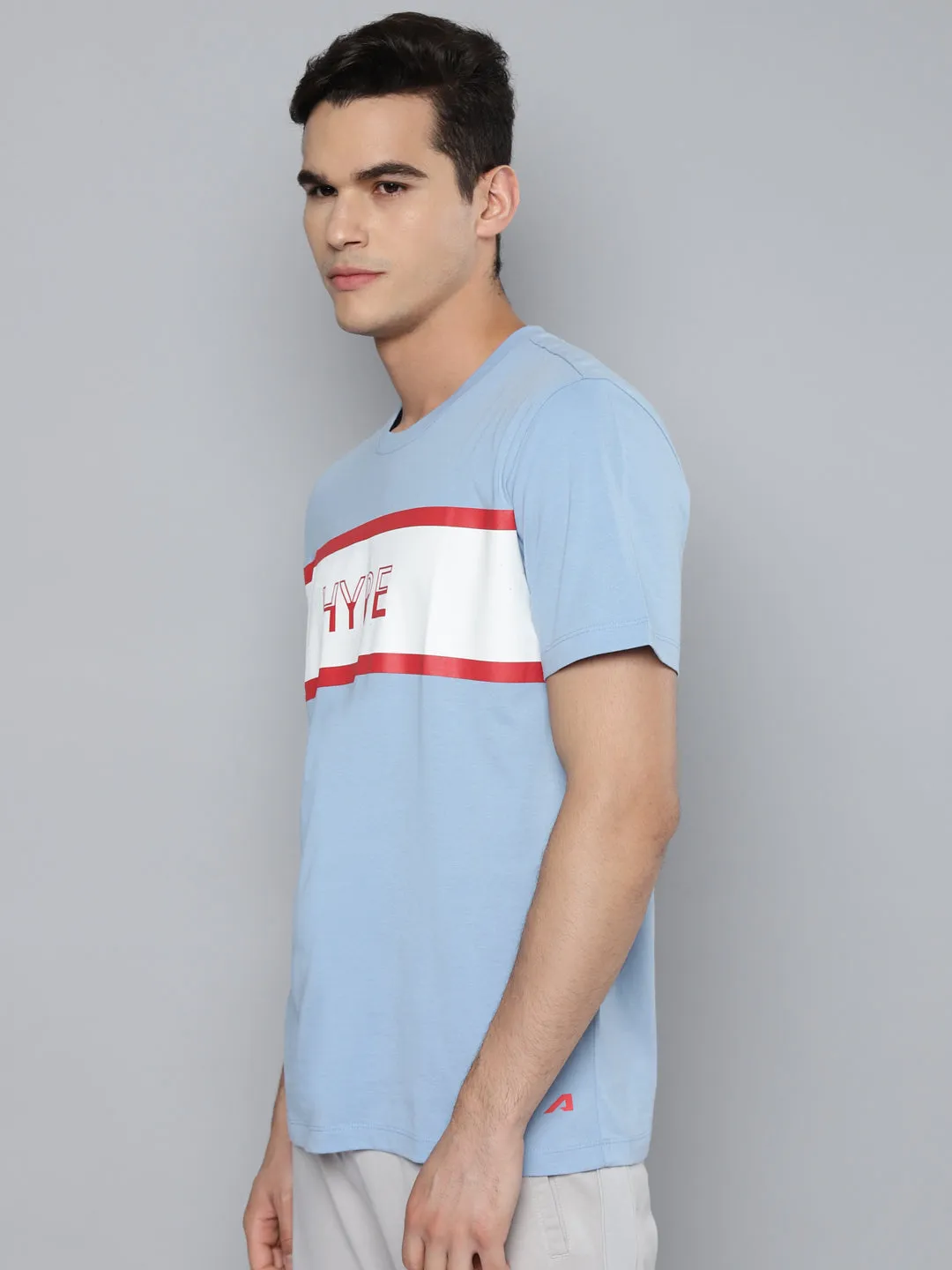 Alcis Men Blue White Colourblocked Slim Fit T-shirt FlatlockSeaming