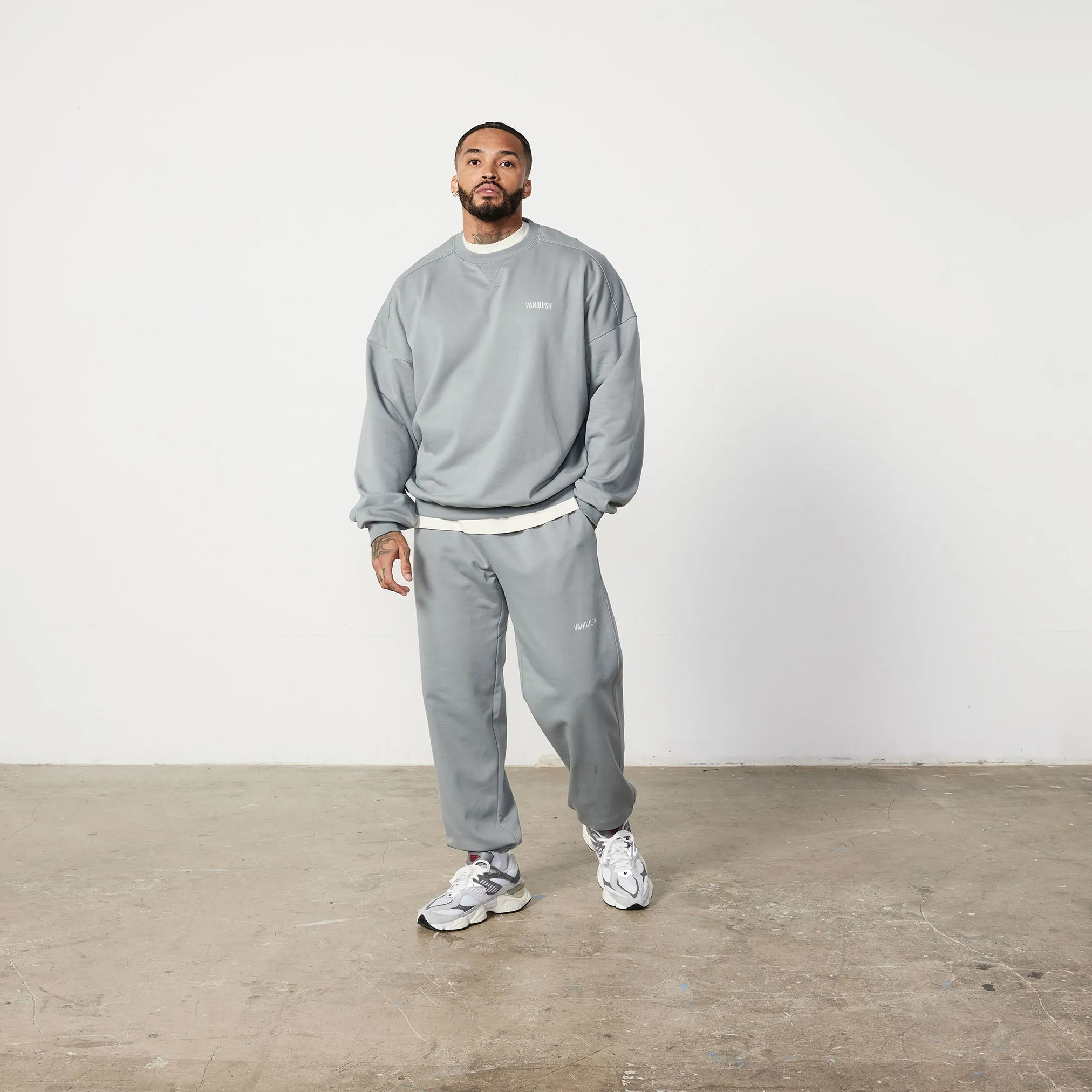 Vanquish Essential Steel Grey Oversized Sweatpants Versatile Waist