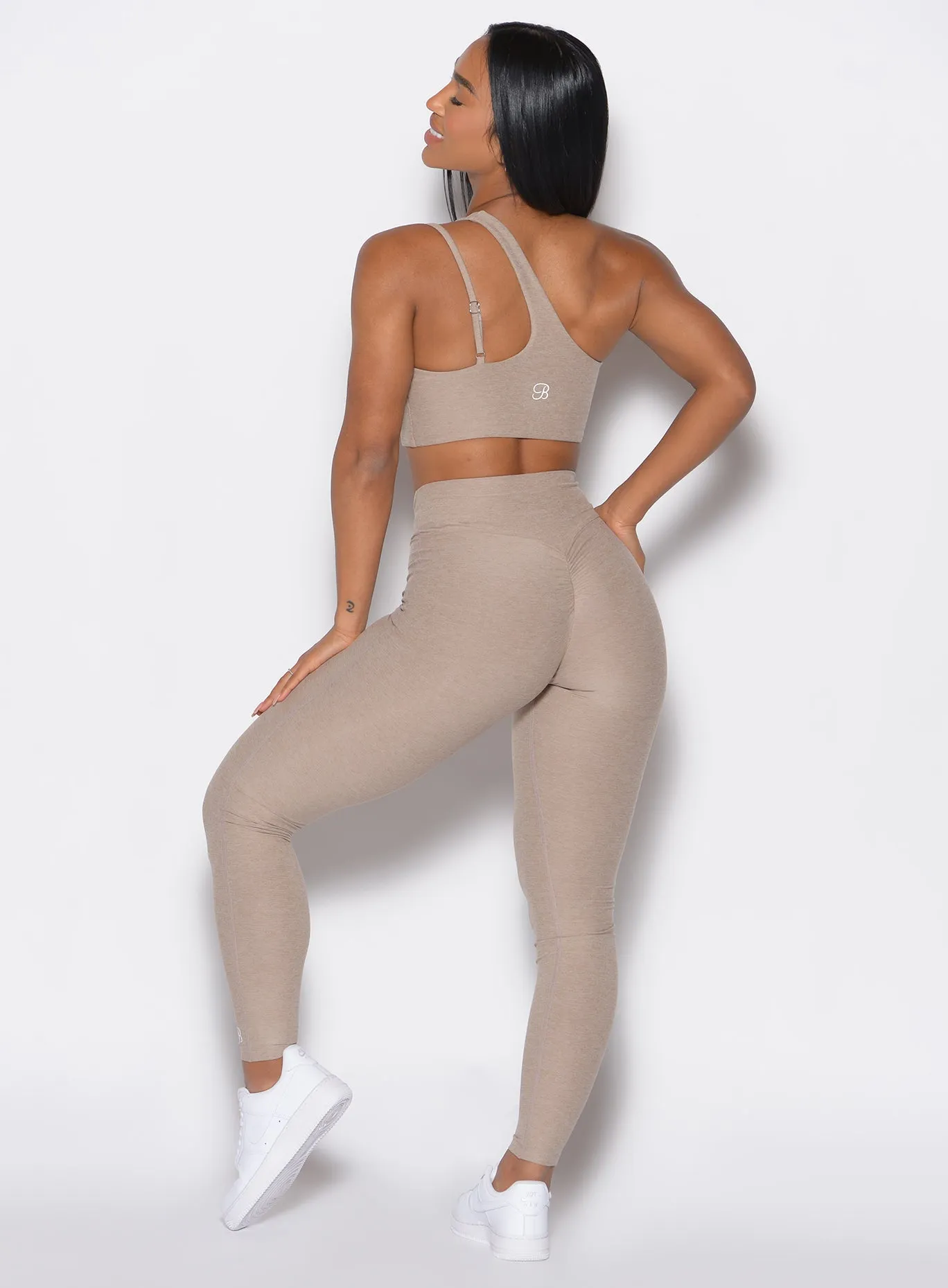 V Active Leggings Sleek Form Subtle Detail
