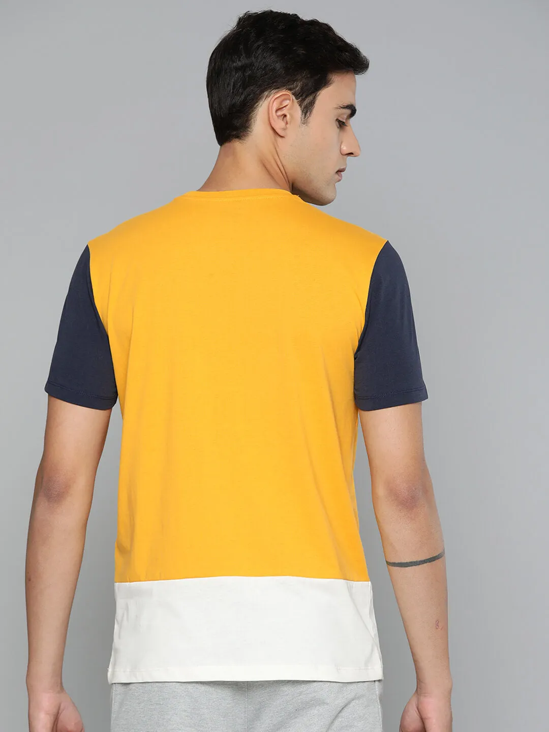 Suede Mood smooth zipper Alcis Men Yellow White Colourblocked Dry Tech Slim Fit Sports T-shirt