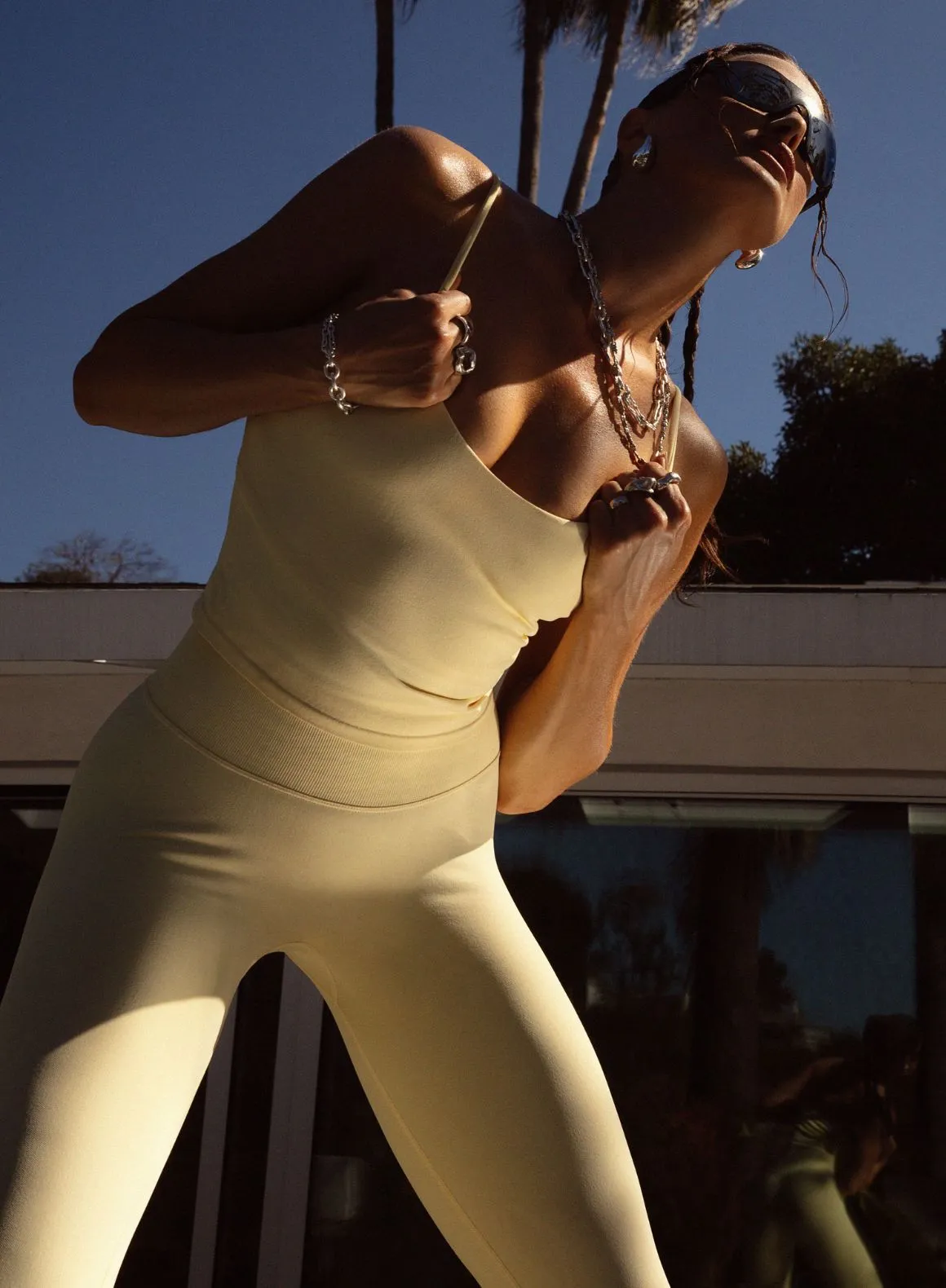 Mellow Shape Seamless Strap Singlet Flexible Mobility Design Defense - focused