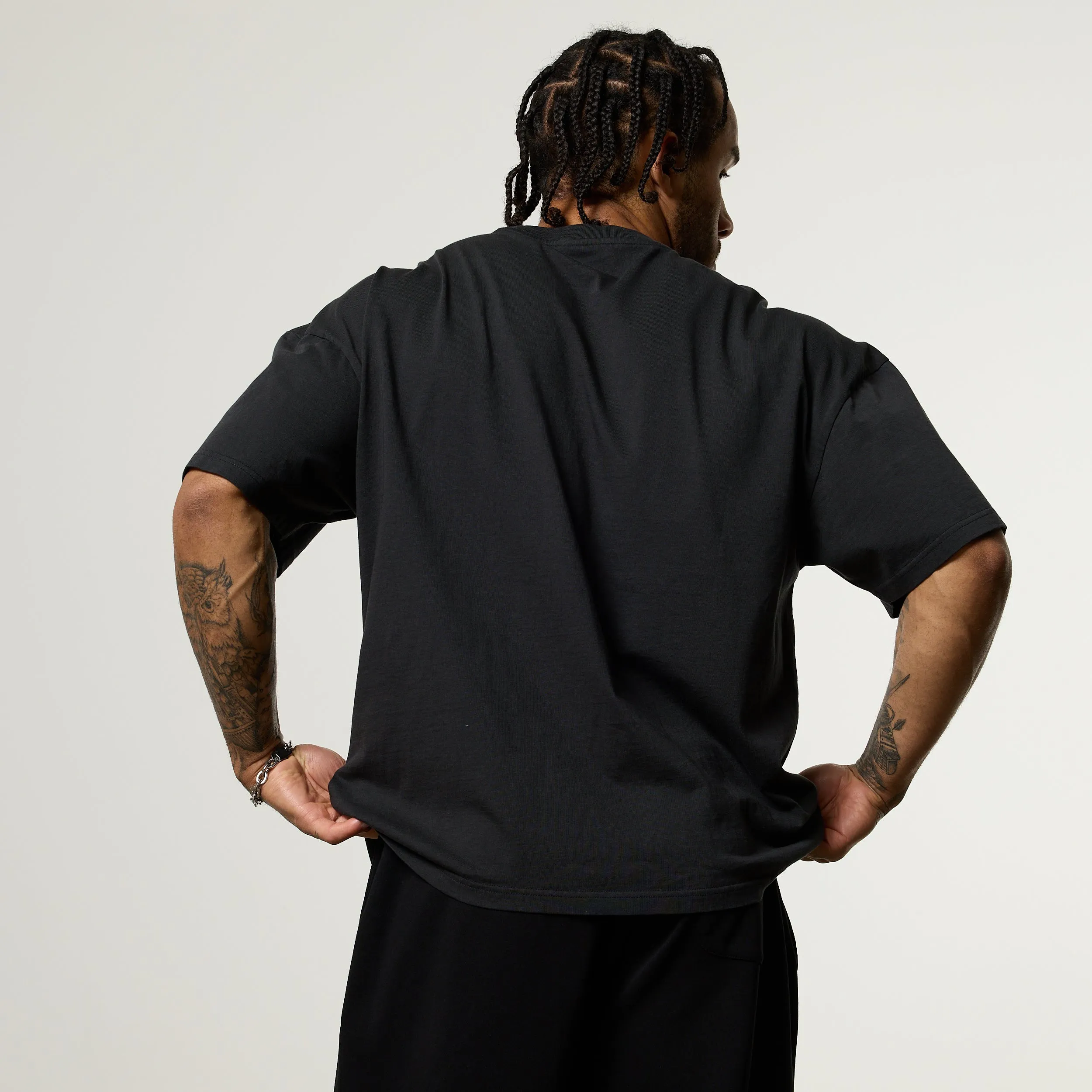 Effortless Daywear Vanquish Obsidian Black Bulldog Oversized Boxy T Shirt