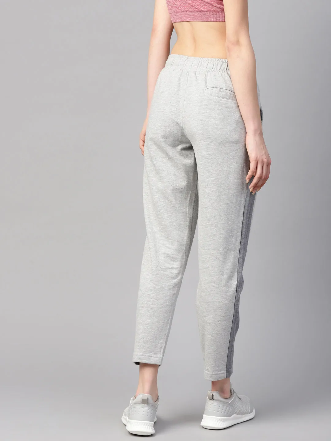 Seamless Technology Weekend Wear Alcis Women Grey Melange Slim Fit Solid Cropped Track Pants