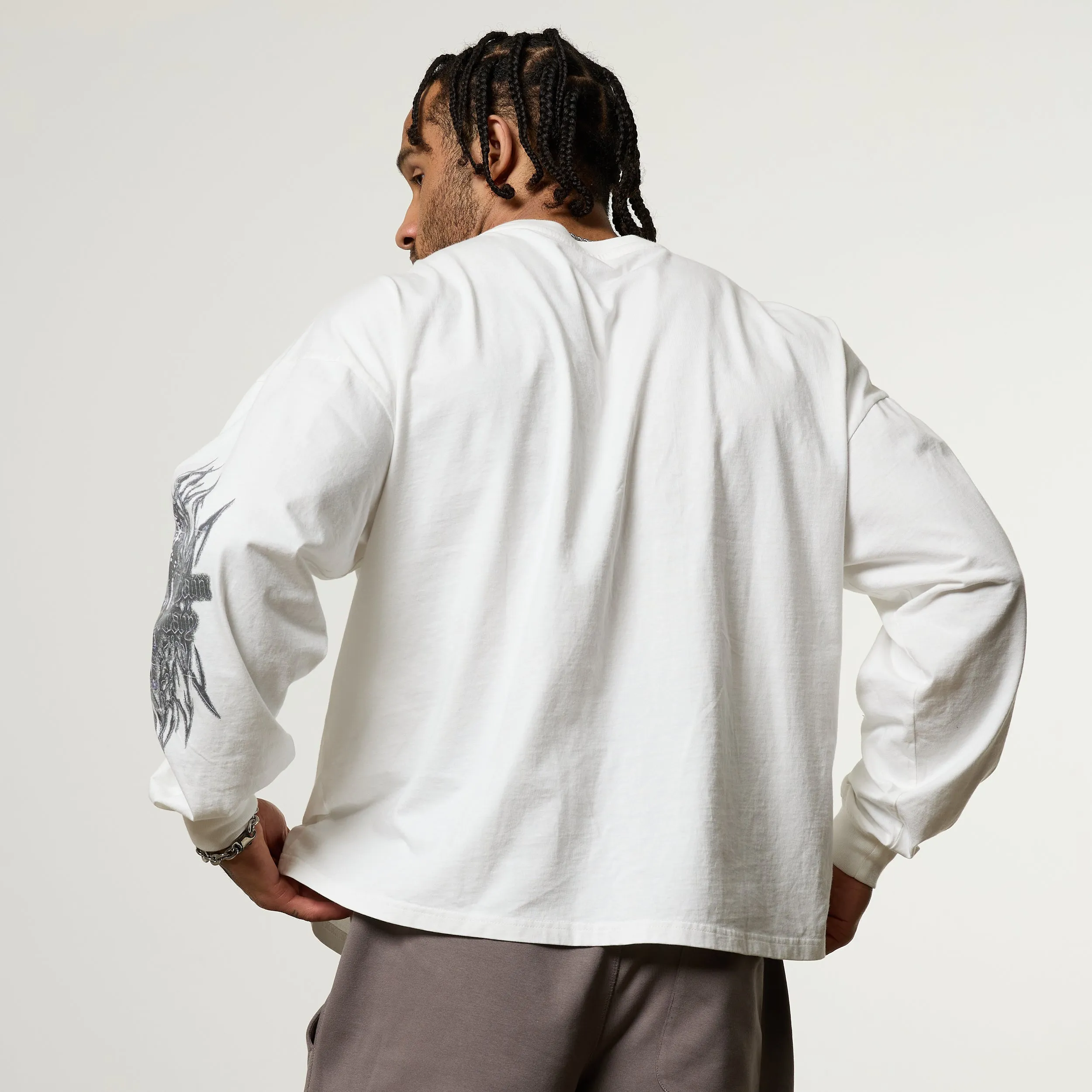 Laser Cut Edges Wrinkle Resistant Texture Vanquish Obsidian White Angel Oversized Boxy Long Sleeve T Shirt