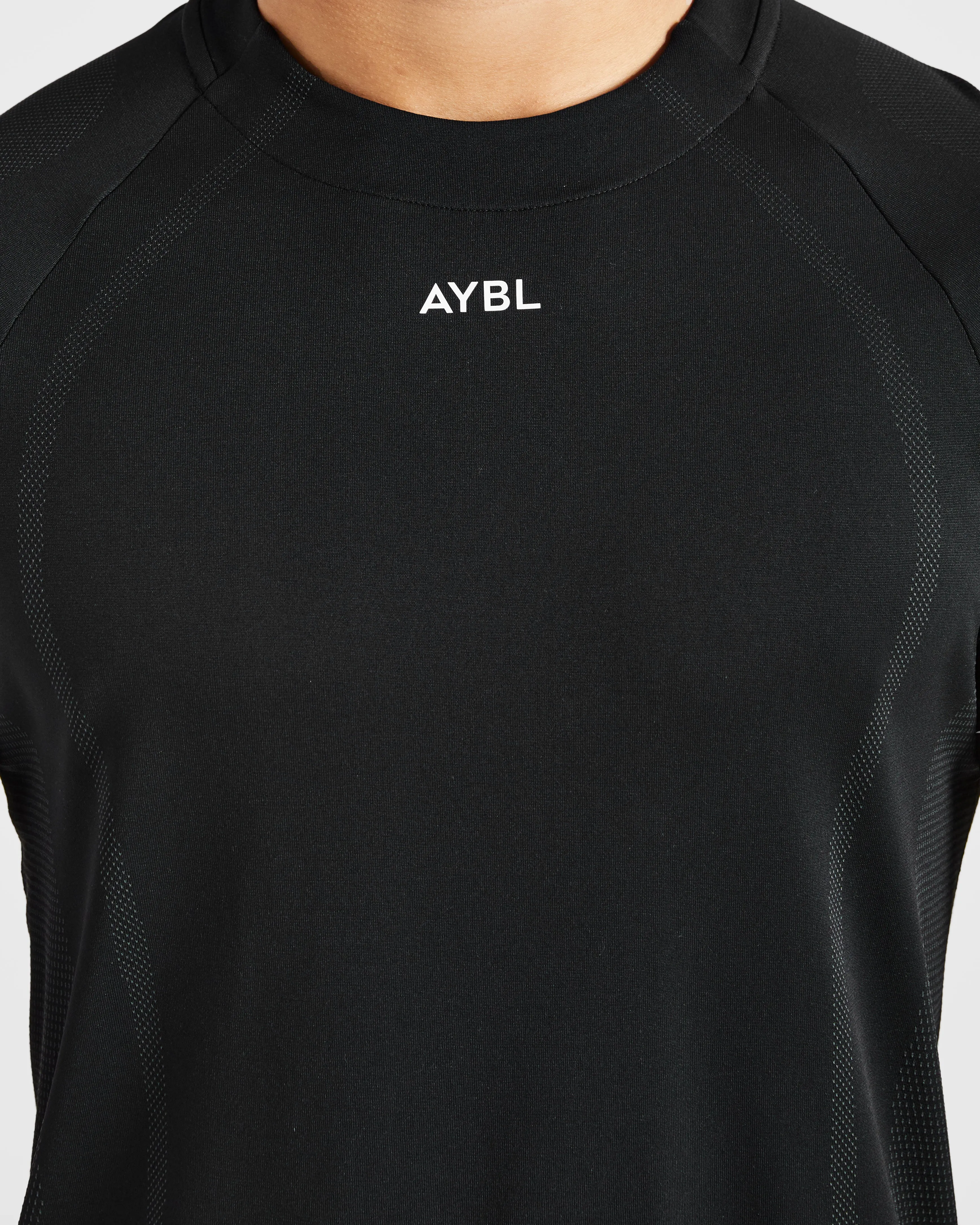 AntiStaticLining sports performance Attain Seamless T Shirt - Black