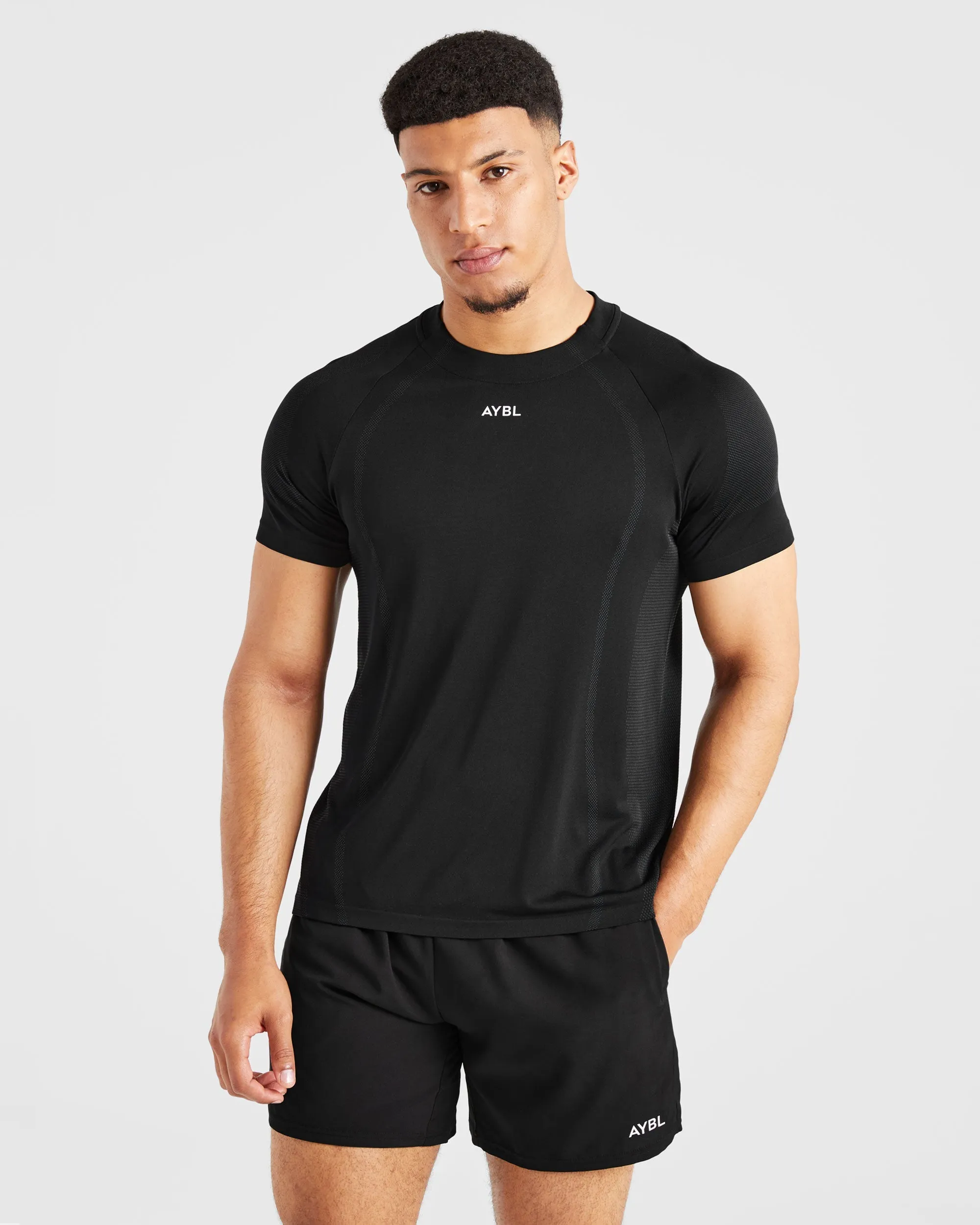 Attain Seamless T Shirt - Black Cotton Blend