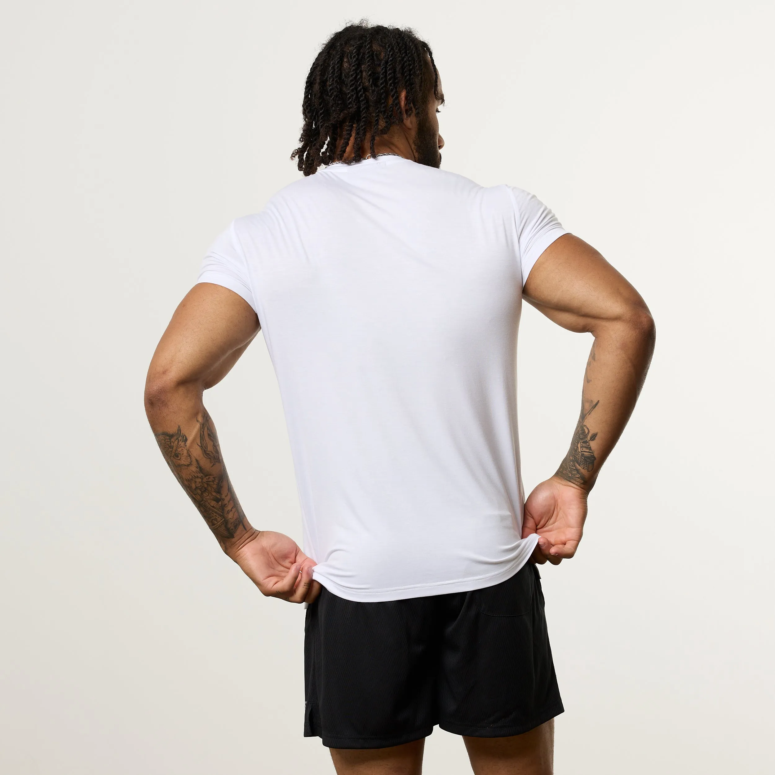 Vanquish Ultra Soft White Slim Fit T Shirt Raw Hem Finish Seasonal Fashion