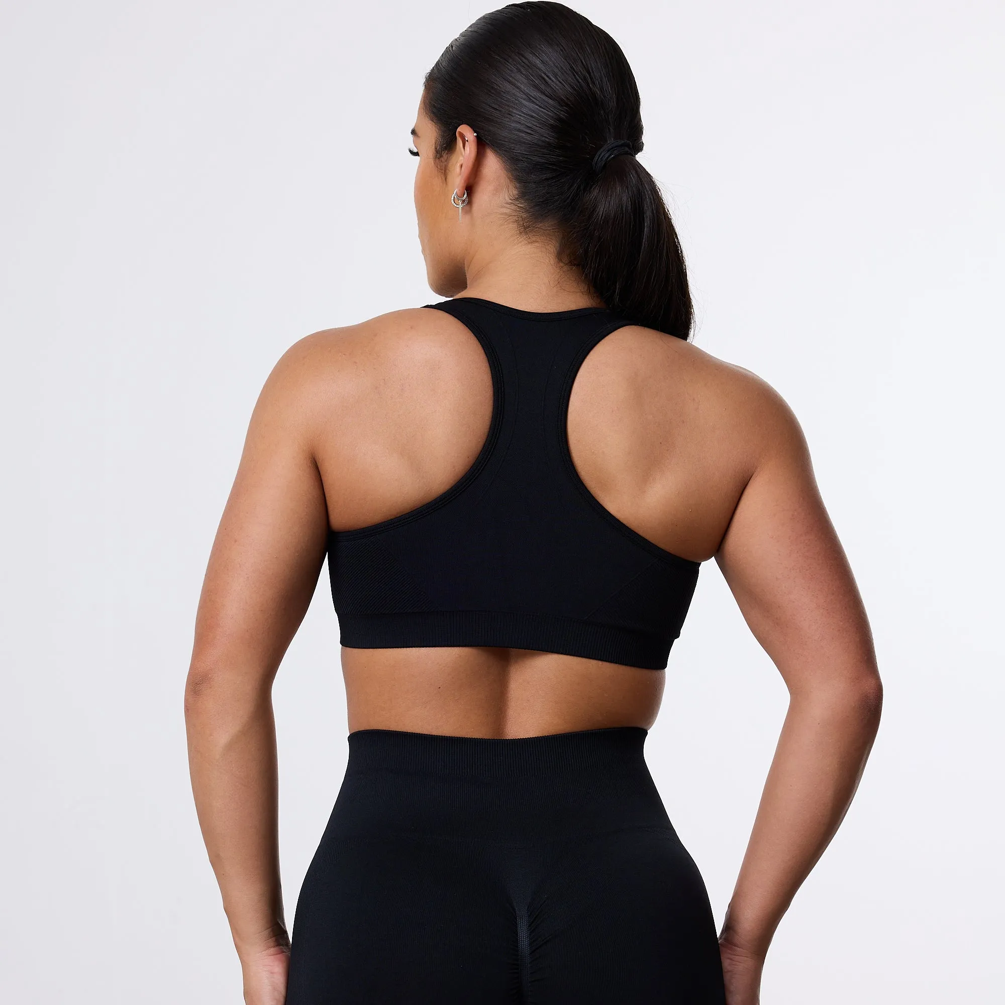 Vanquish Elevate Seamless Black Support Bra Compression seams
