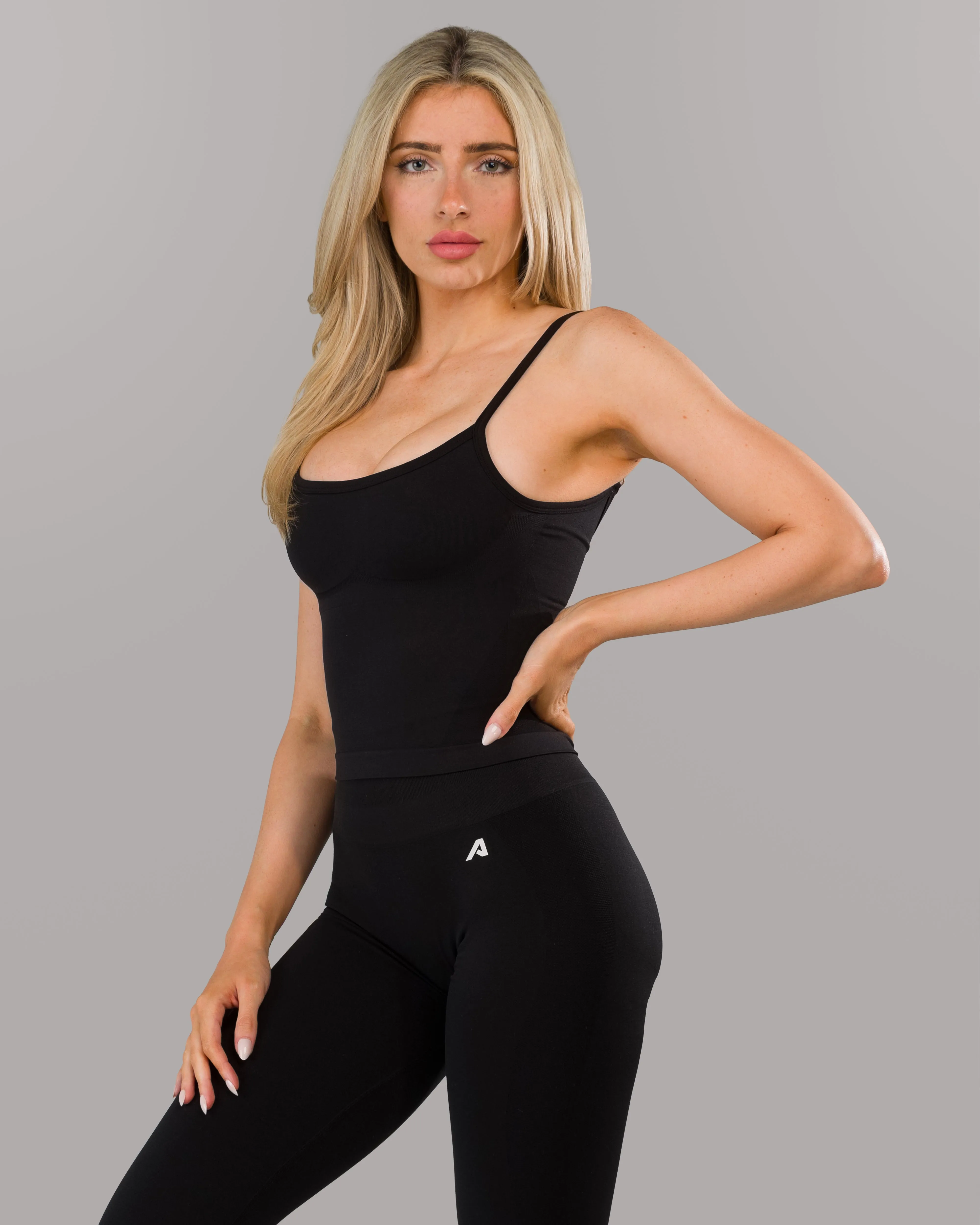 Hypoallergenic Fiber Push Tank - Black