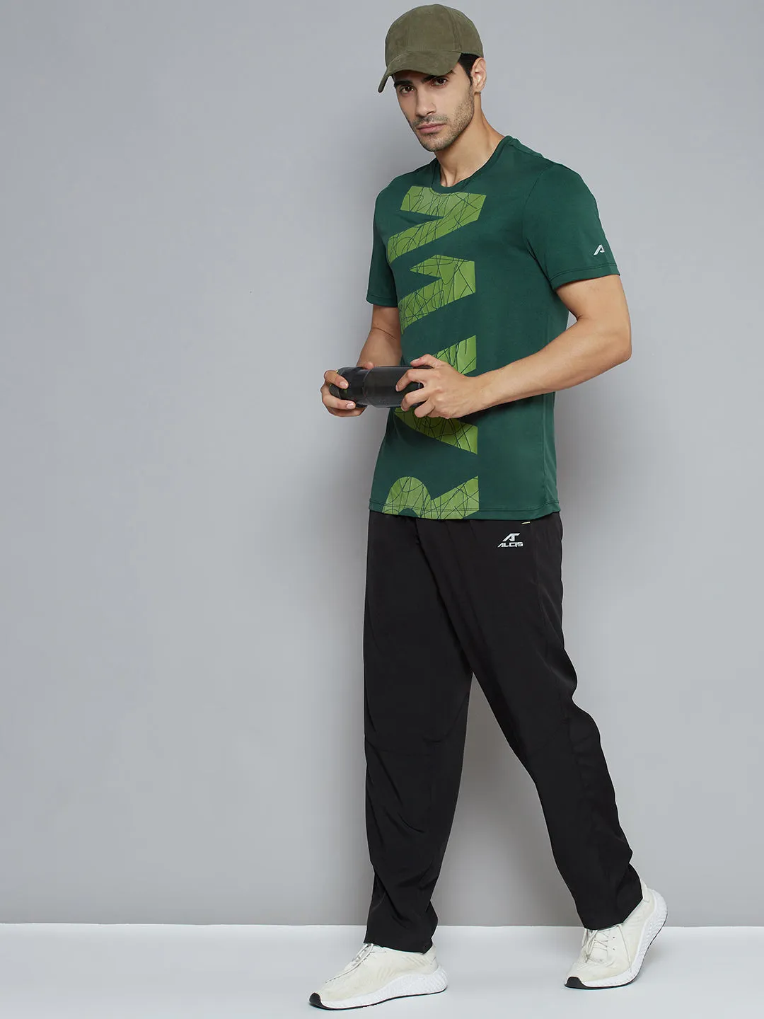 Alcis Men Green Typography Printed Slim Fit T-shirt NonIrritating