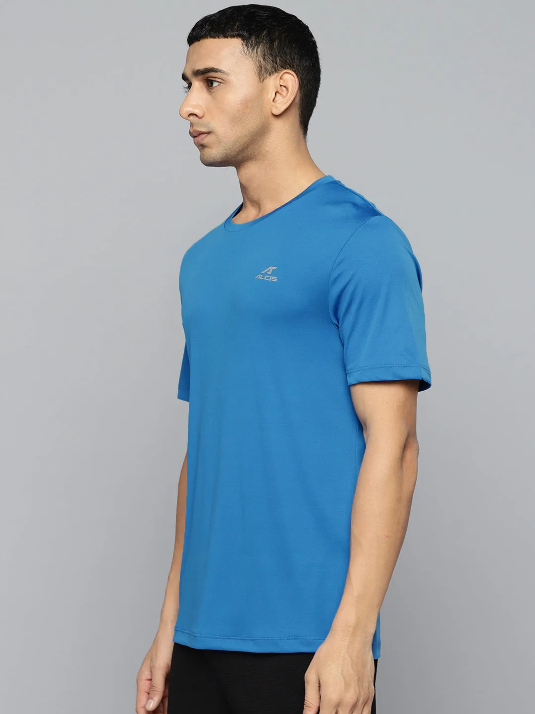Alcis Men Blue Solid Slim Fit Wonder T-shirt Love Core