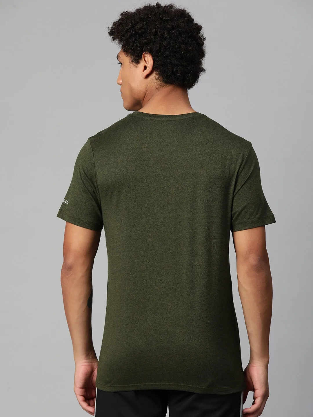 Alcis Men Typography Printed Anti Static Slim Fit T-shirt NonRestrictive Movement