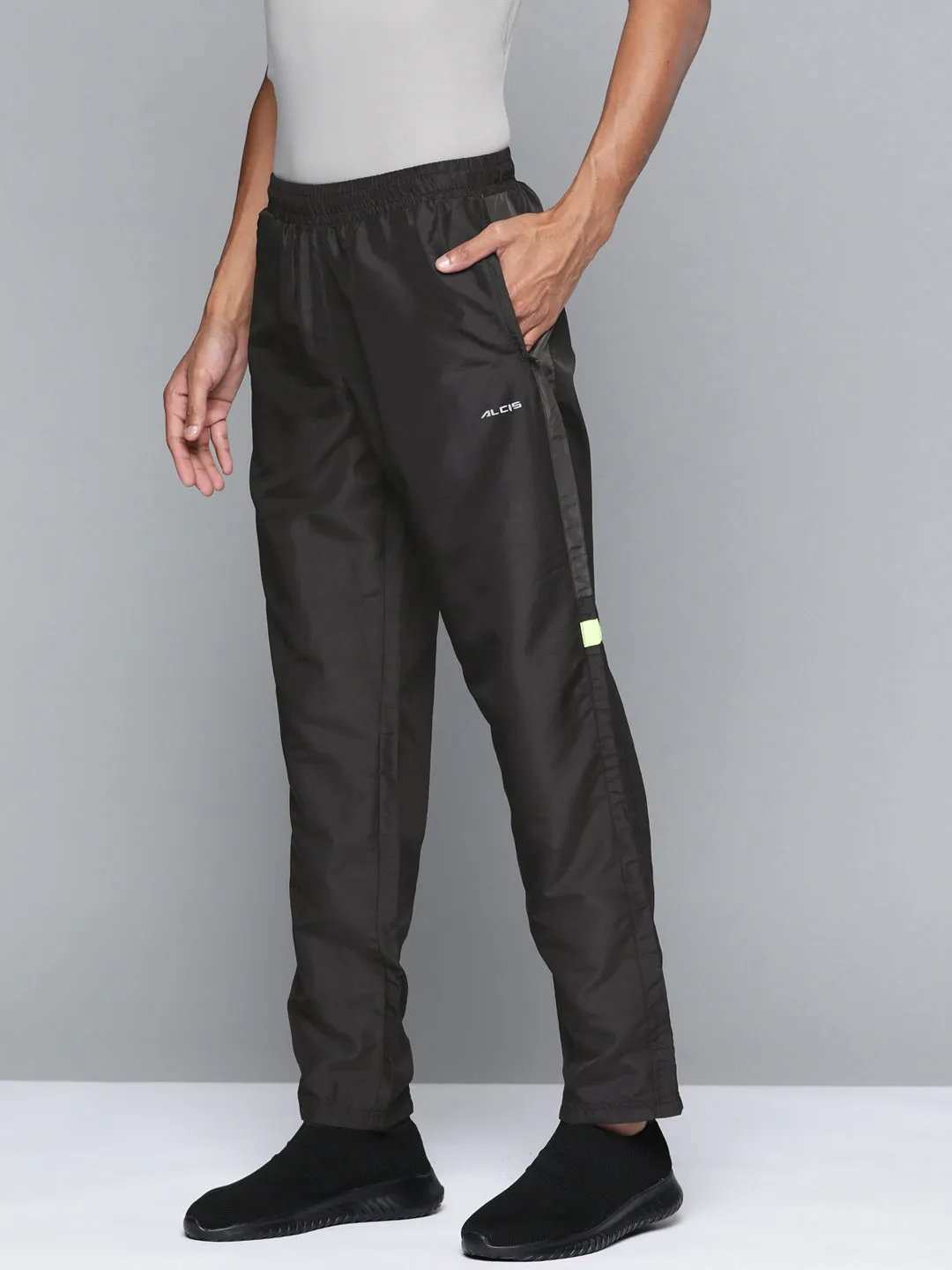 Universal Fit System Alcis Men Black Solid Track Pants